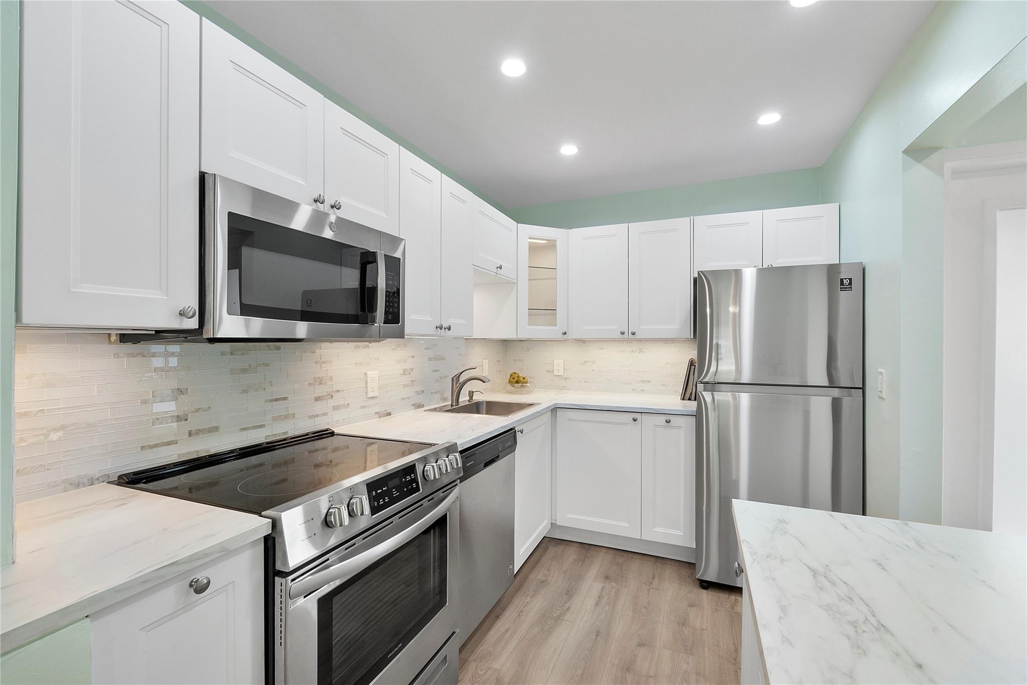 Lighthouse Point Gardens