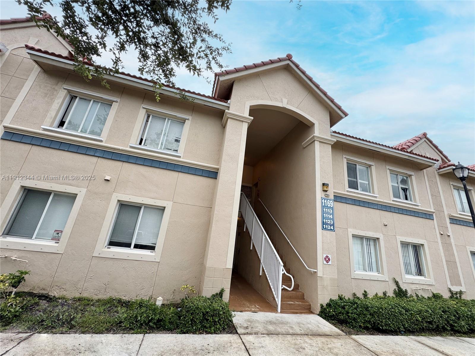 1169 Golden Lakes Blvd Unit 1123, West Palm Beach, Florida 33411