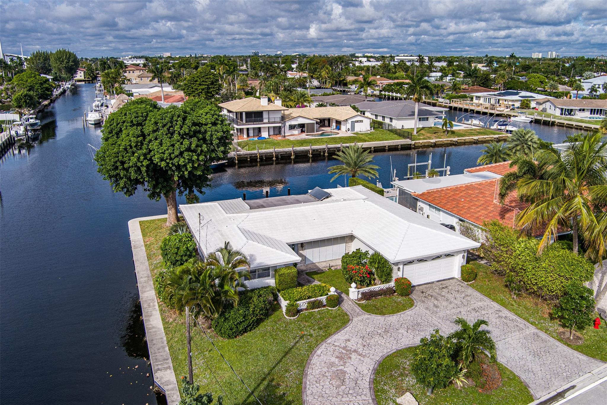 Homes for sale in Fort Lauderdale, FL | 5601 Bayview Dr, Fort Lauderdale, FL 33308 | MLS# F10531853