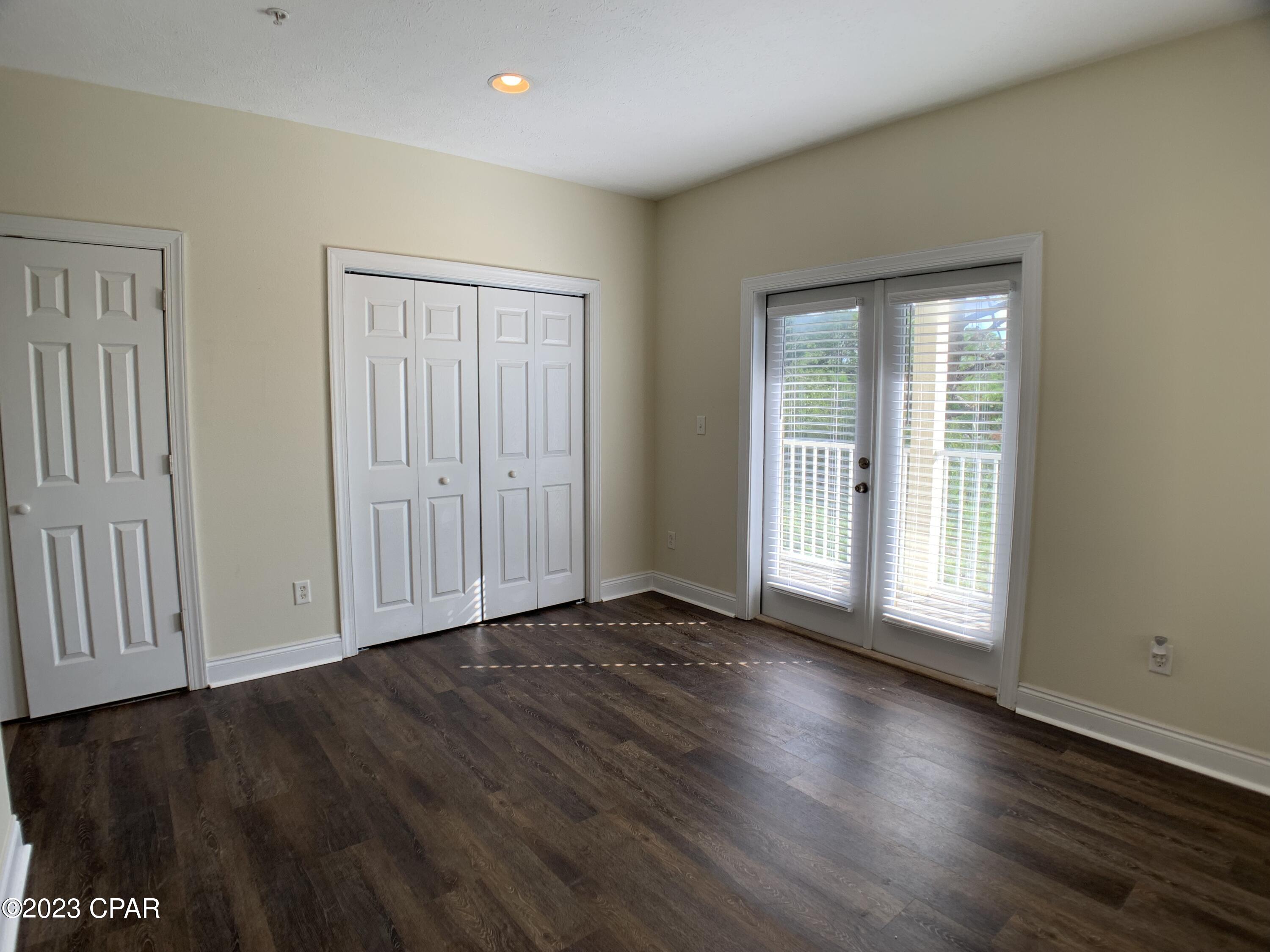 Listing photo id 6 for 212 Bonita Circle A