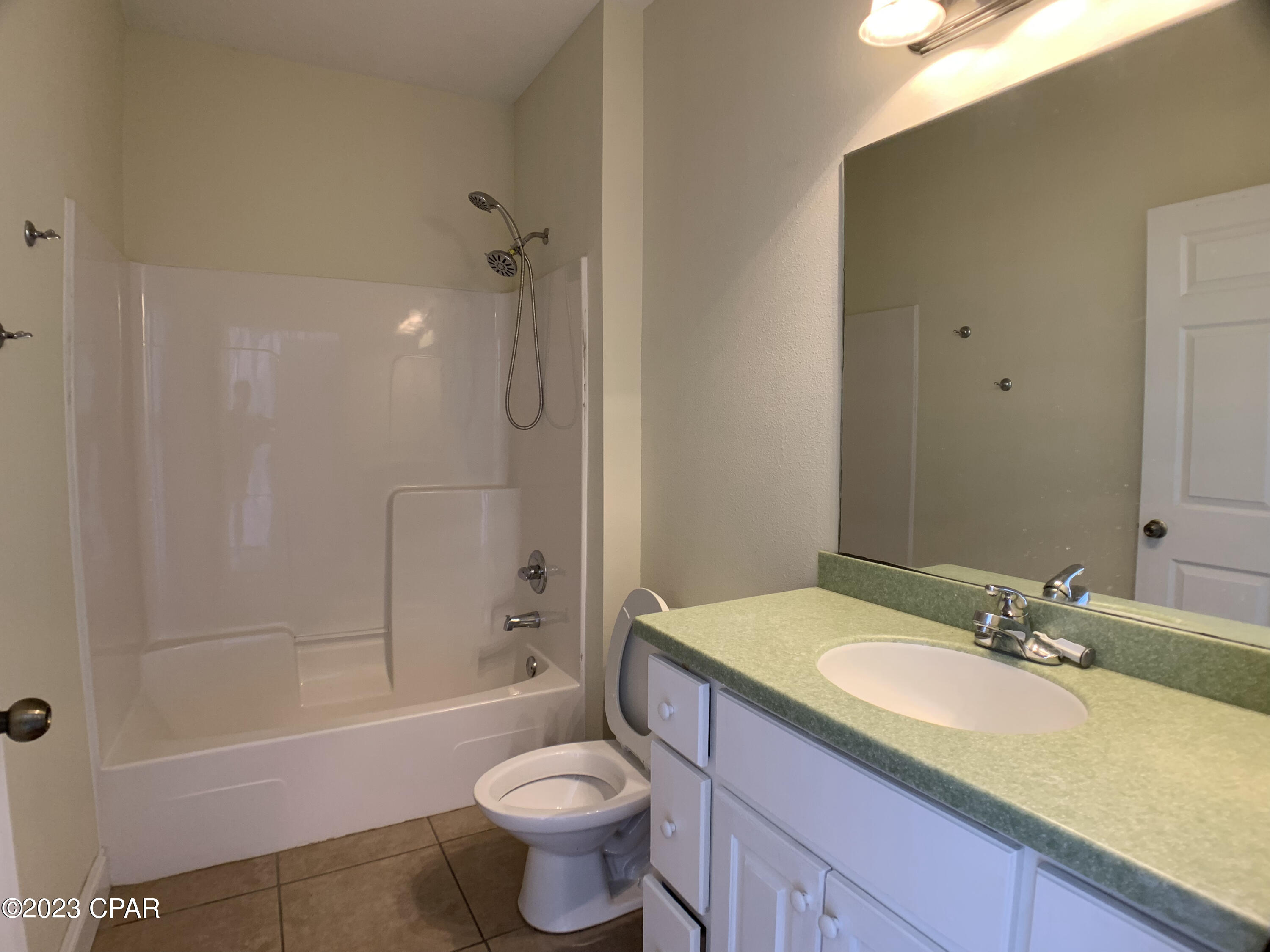 Listing photo id 9 for 212 Bonita Circle A