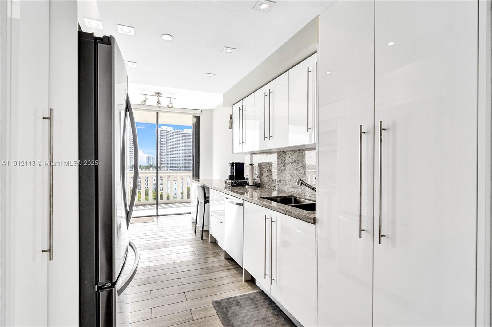 Condo for Rent in Aventura, FL