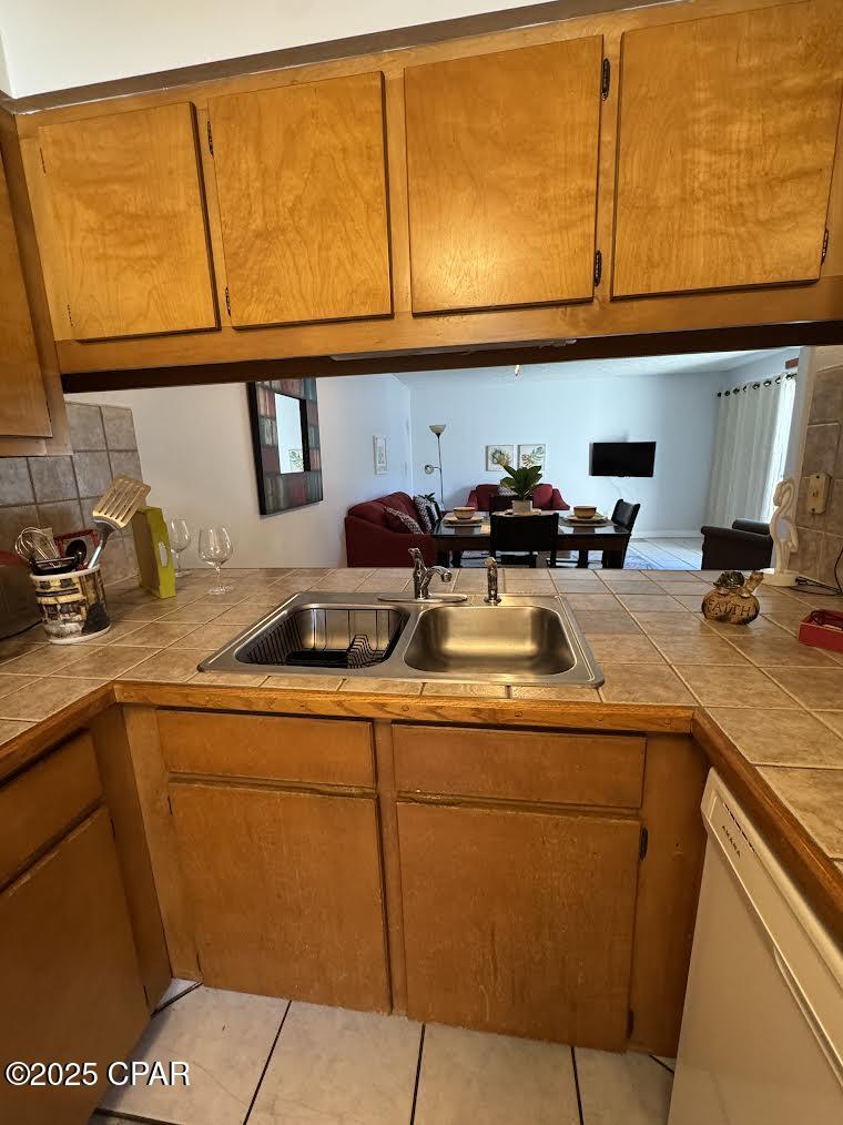 Image 9 For 7125 Lagoon Drive H