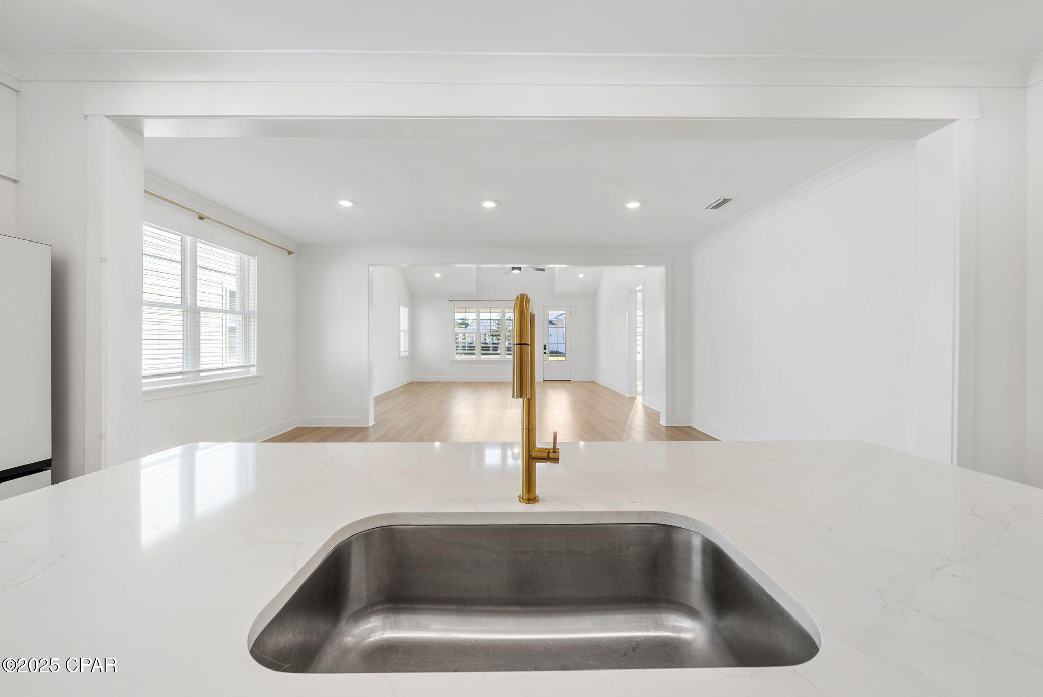 Image 10 For 1917 Rushes Avenue