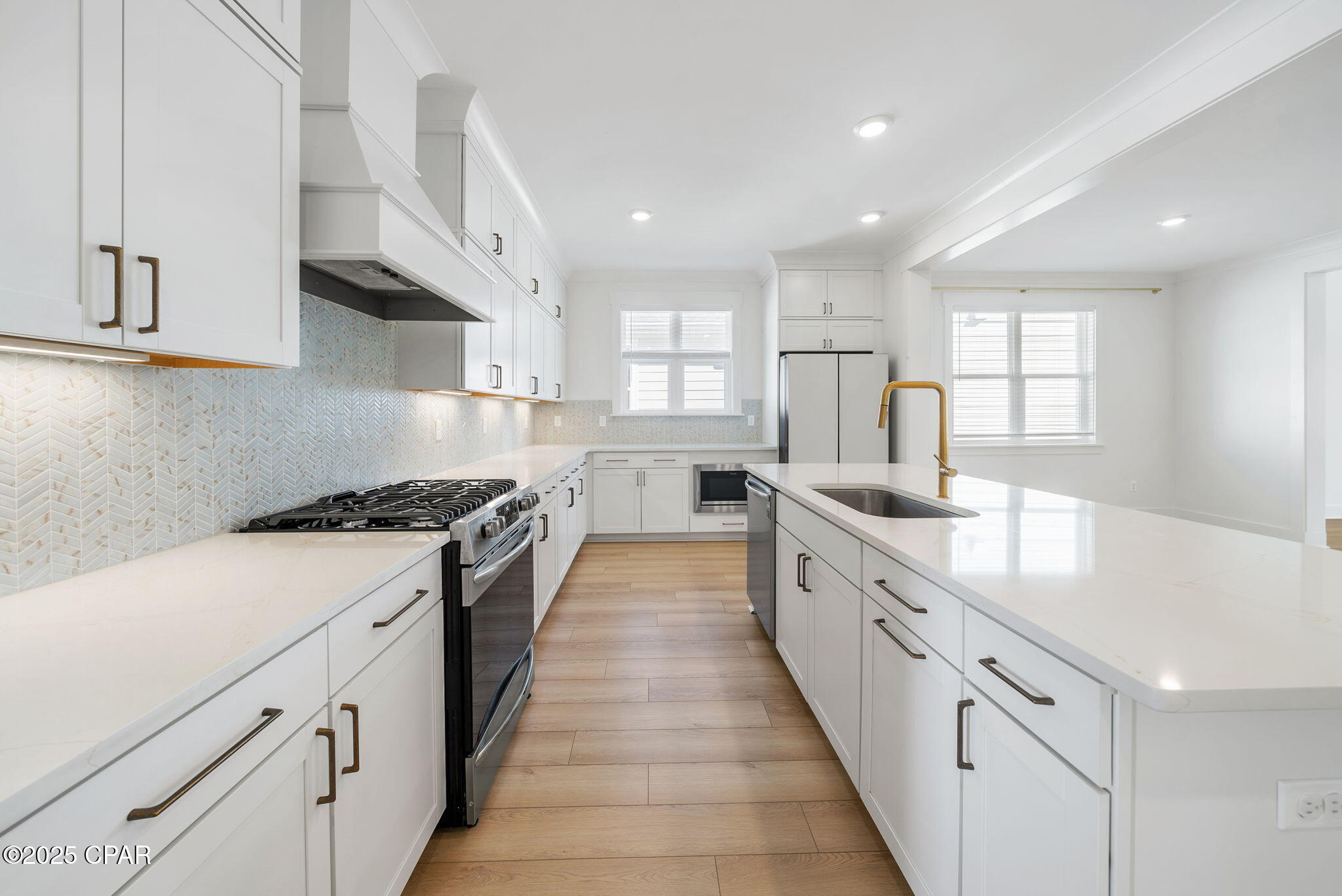 Image 11 For 1917 Rushes Avenue