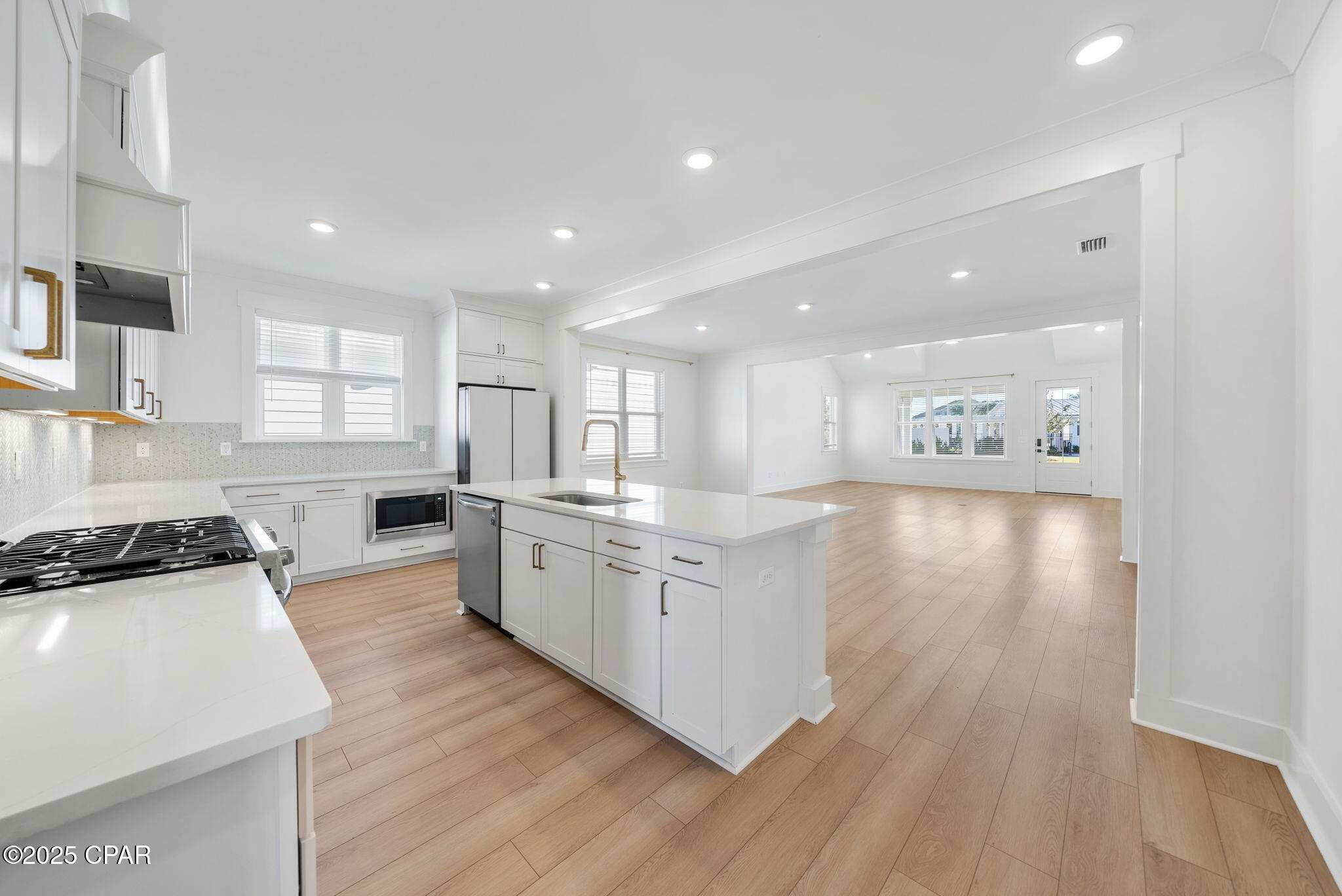 Image 15 For 1917 Rushes Avenue