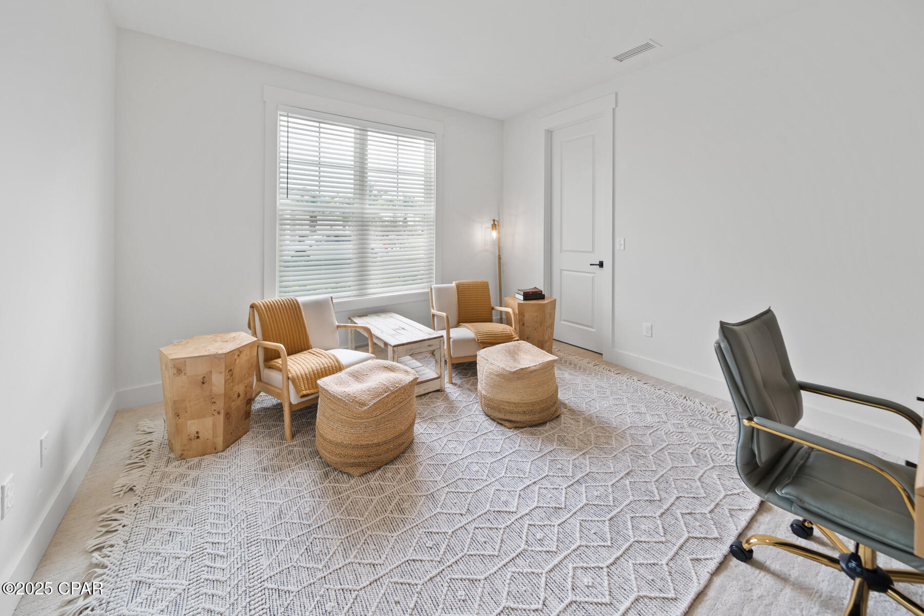 Image 26 For 1917 Rushes Avenue