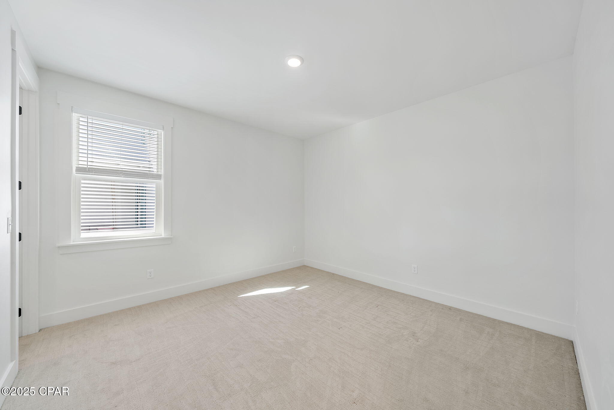 Image 30 For 1917 Rushes Avenue