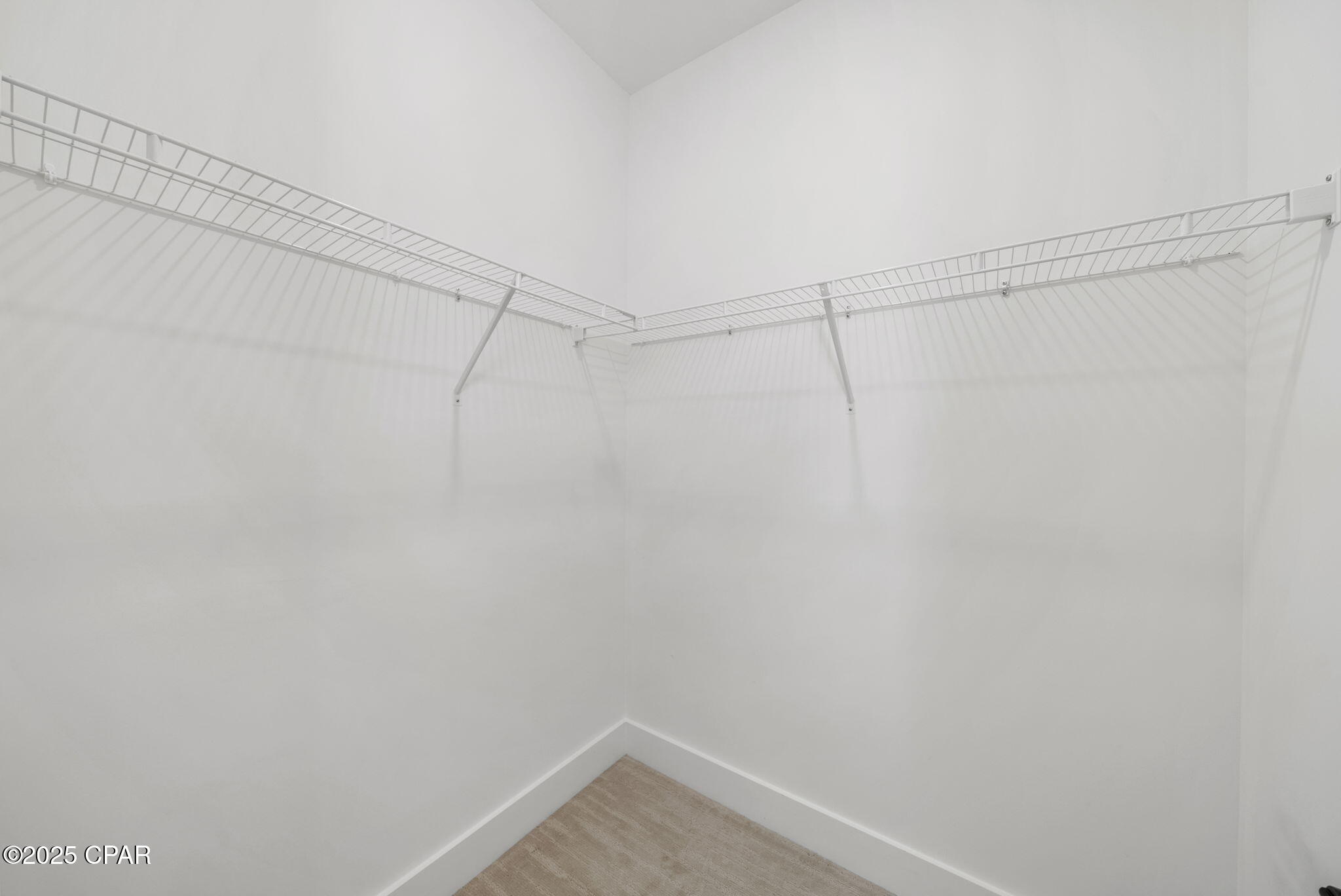 Image 32 For 1917 Rushes Avenue