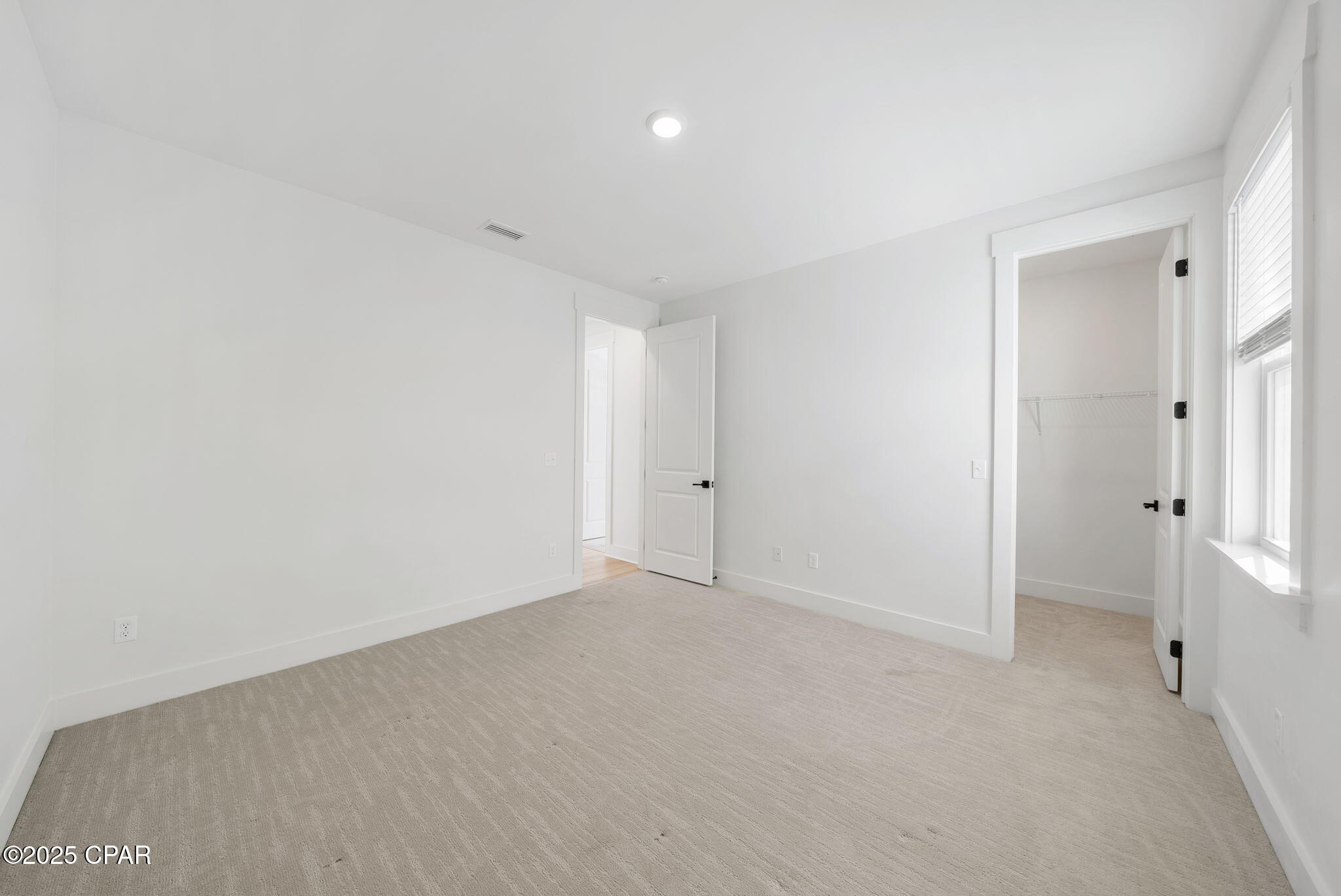 Image 32 For 1917 Rushes Avenue