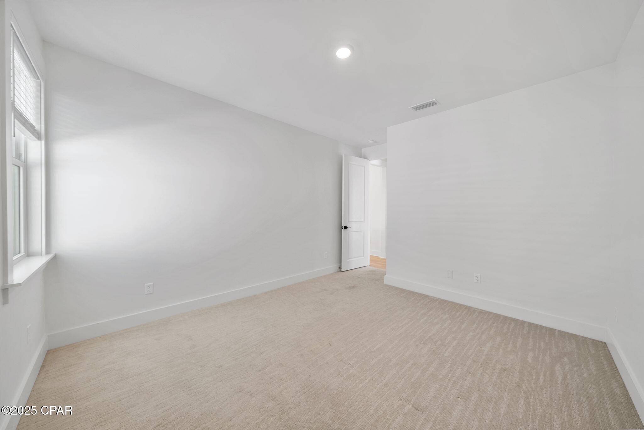 Image 35 For 1917 Rushes Avenue