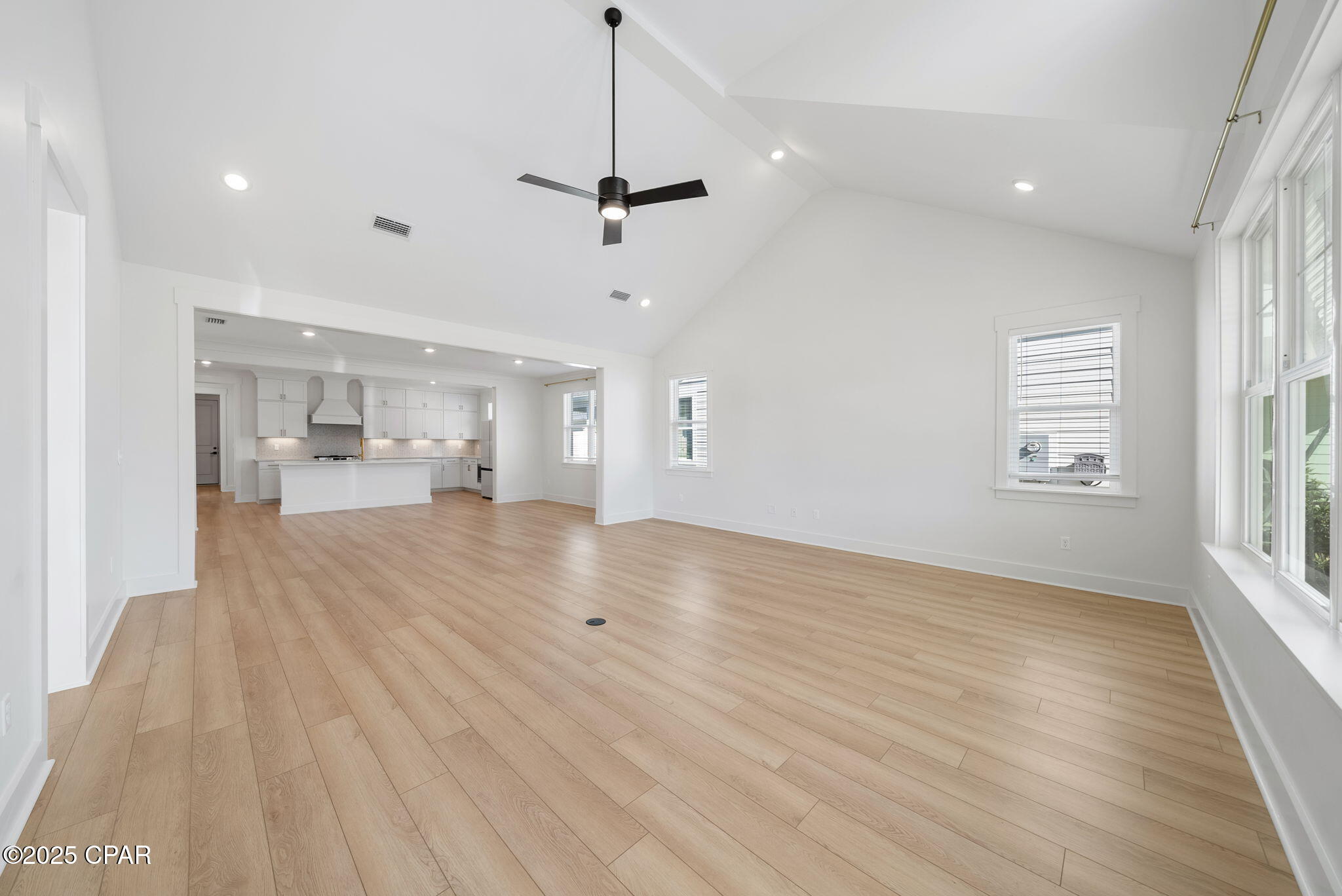 Image 4 For 1917 Rushes Avenue