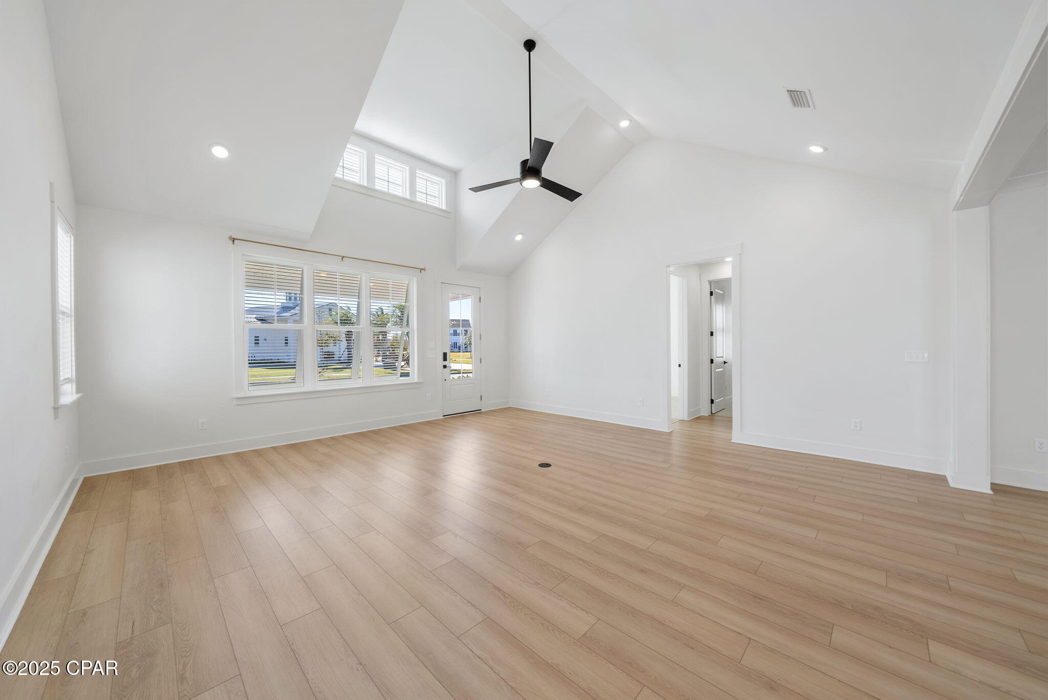 Image 5 For 1917 Rushes Avenue