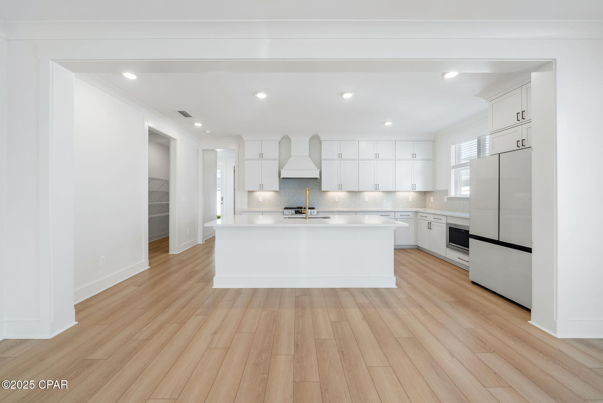 Image 9 For 1917 Rushes Avenue