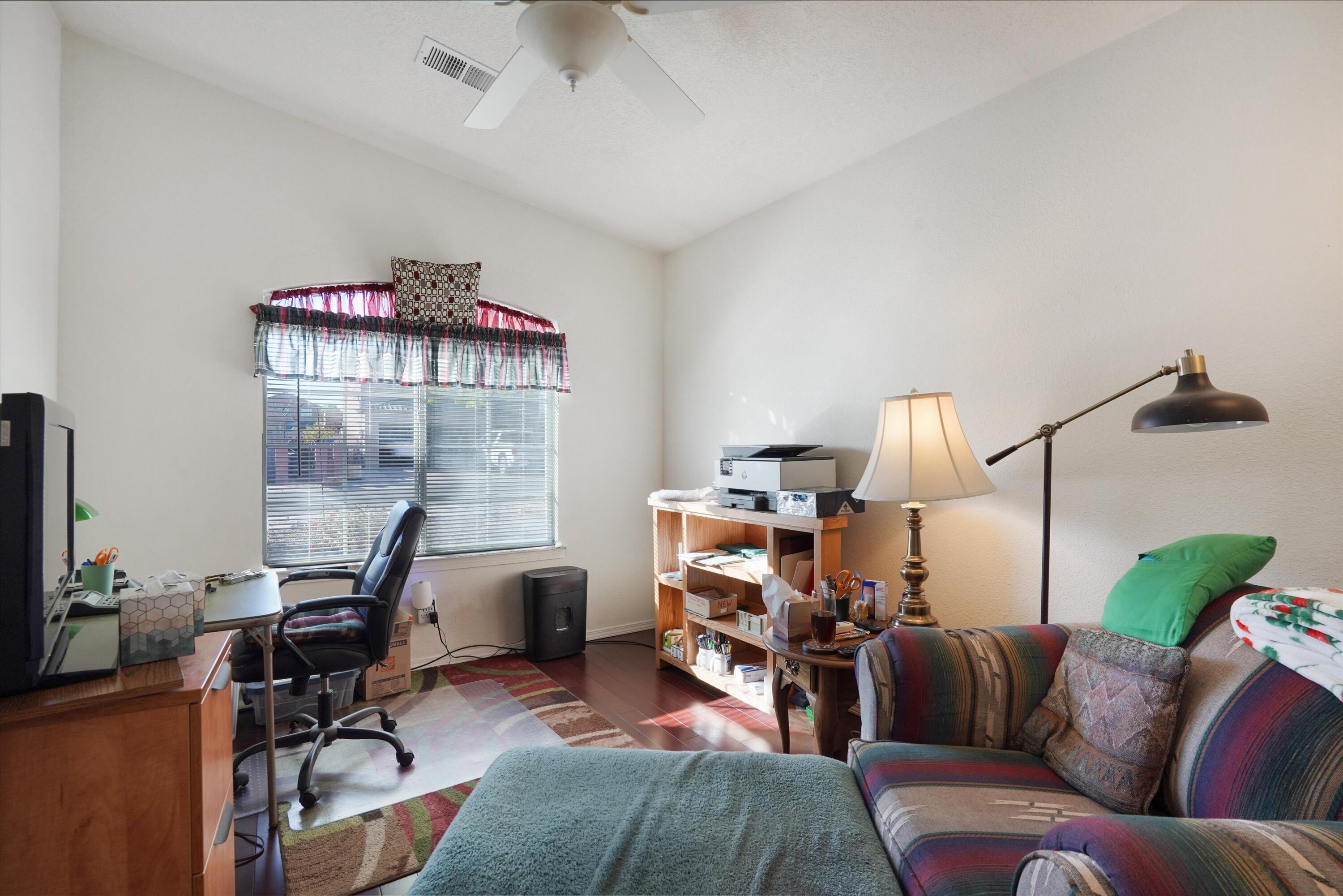 524 Hartman Drive SW Living Room