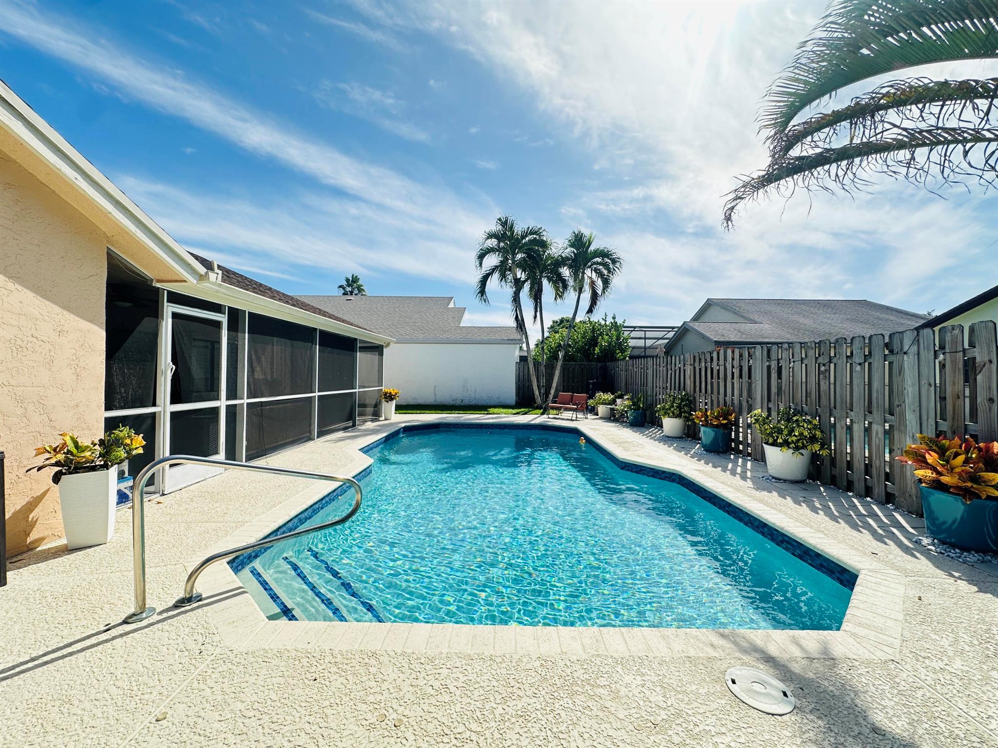 Country Landing Sec 3