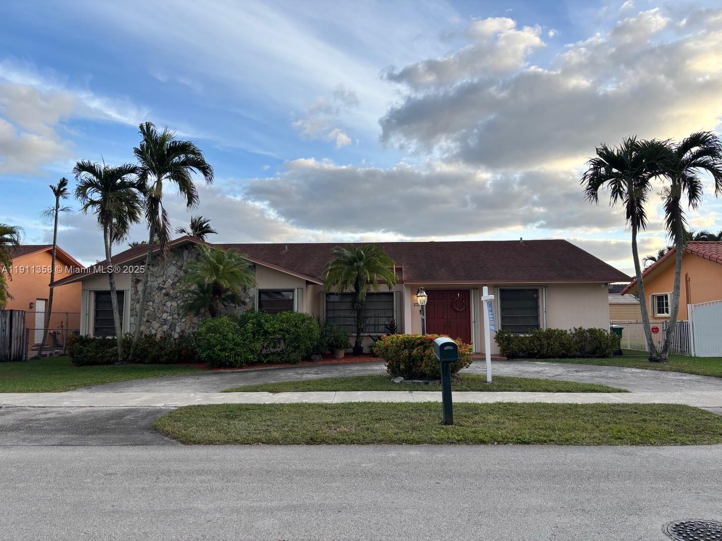 West Gdn 1St Addn Sec 1