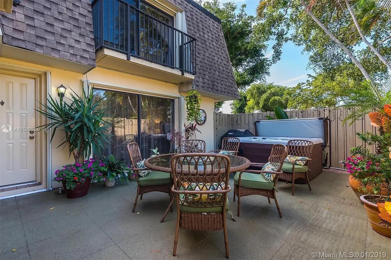 Delray Oaks West Condo