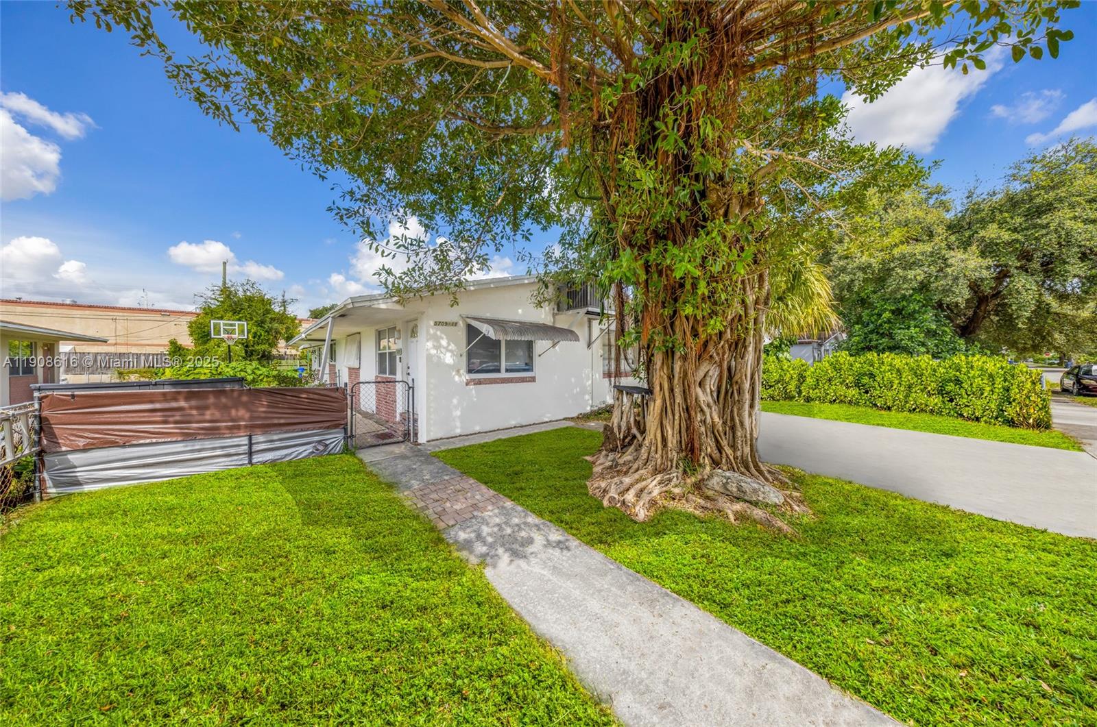 5709 Lincoln St, Hollywood, Florida 33021