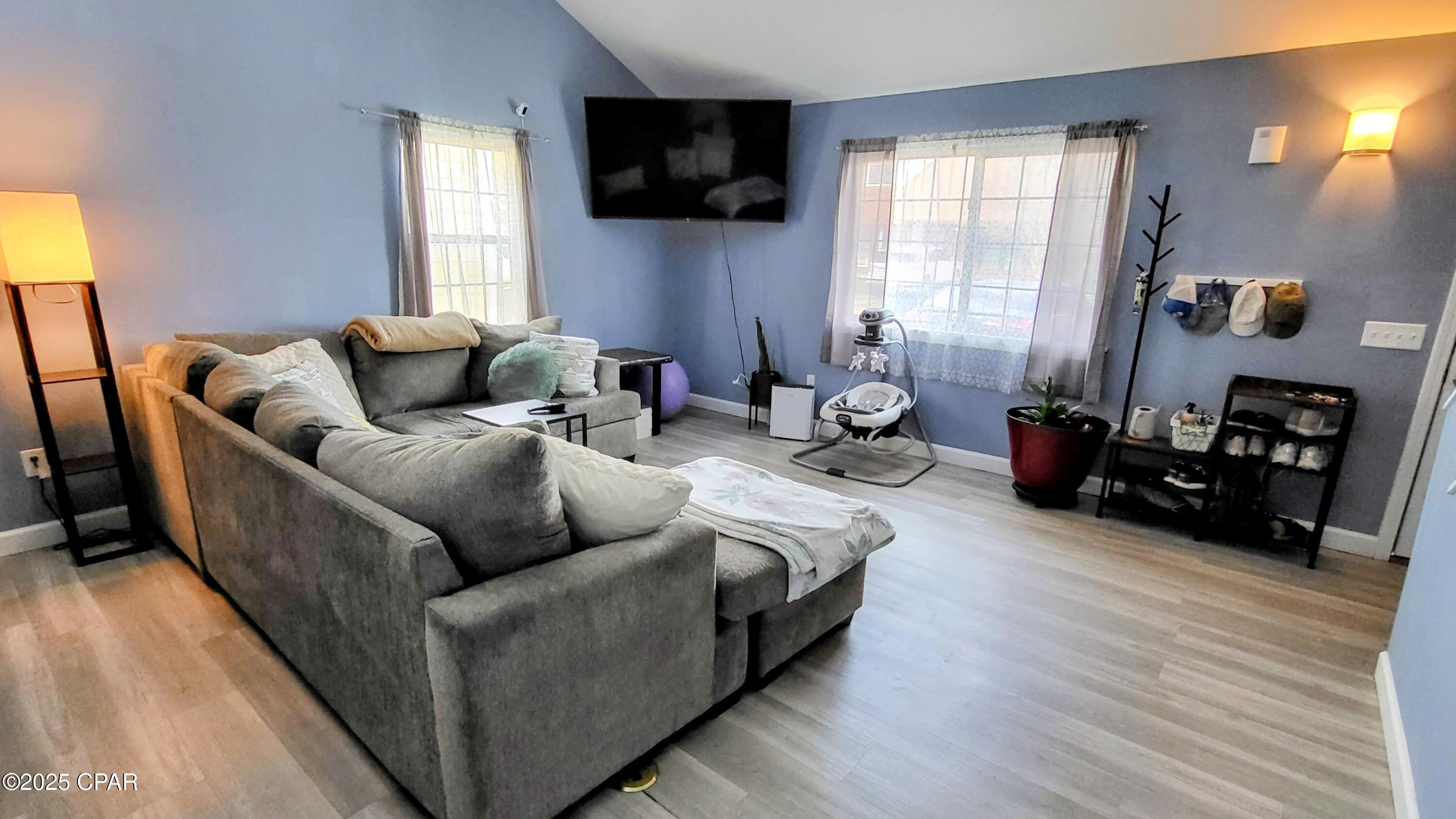 Image 5 For 4040 Woodridge Road