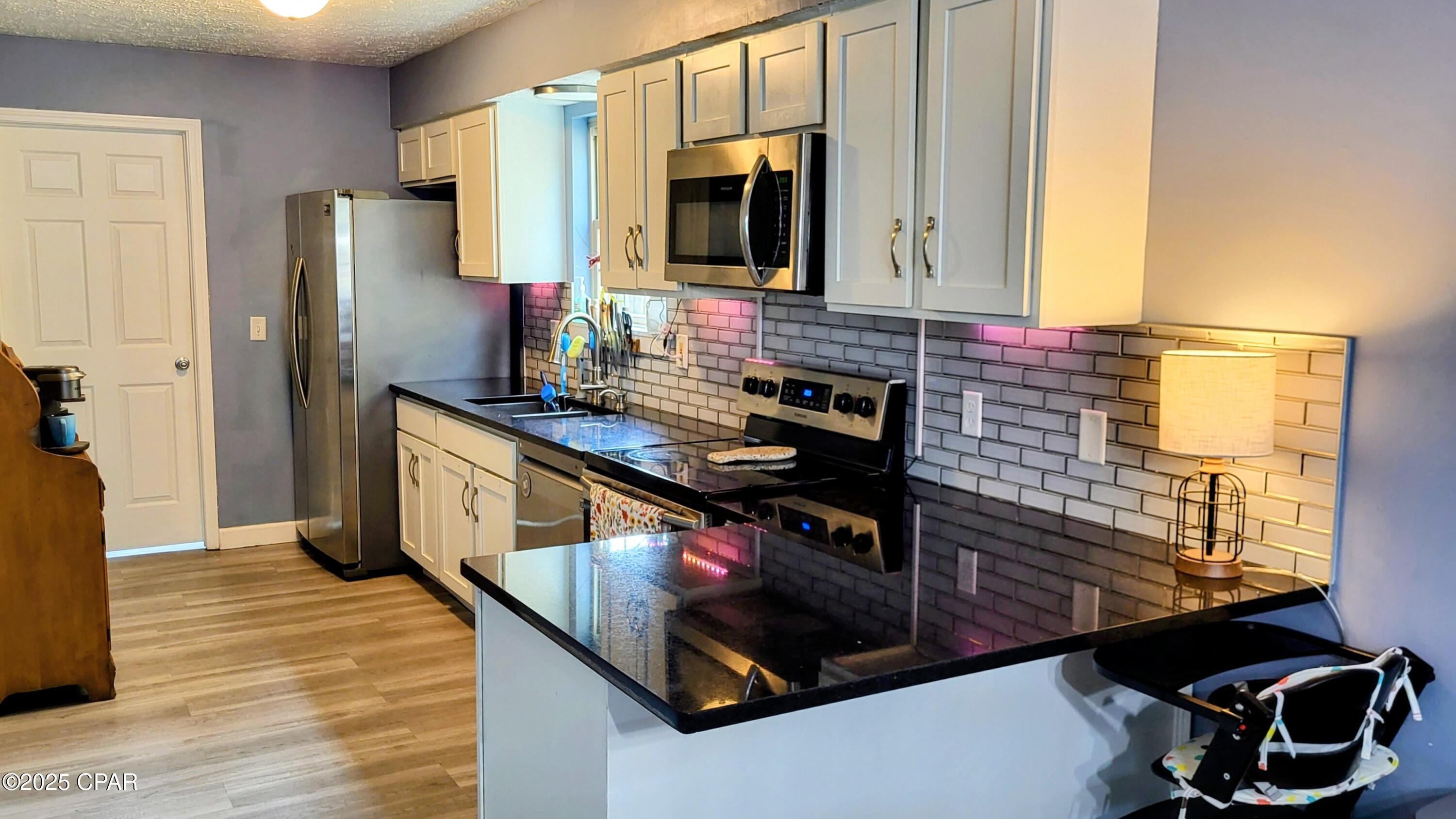 Image 7 For 4040 Woodridge Road