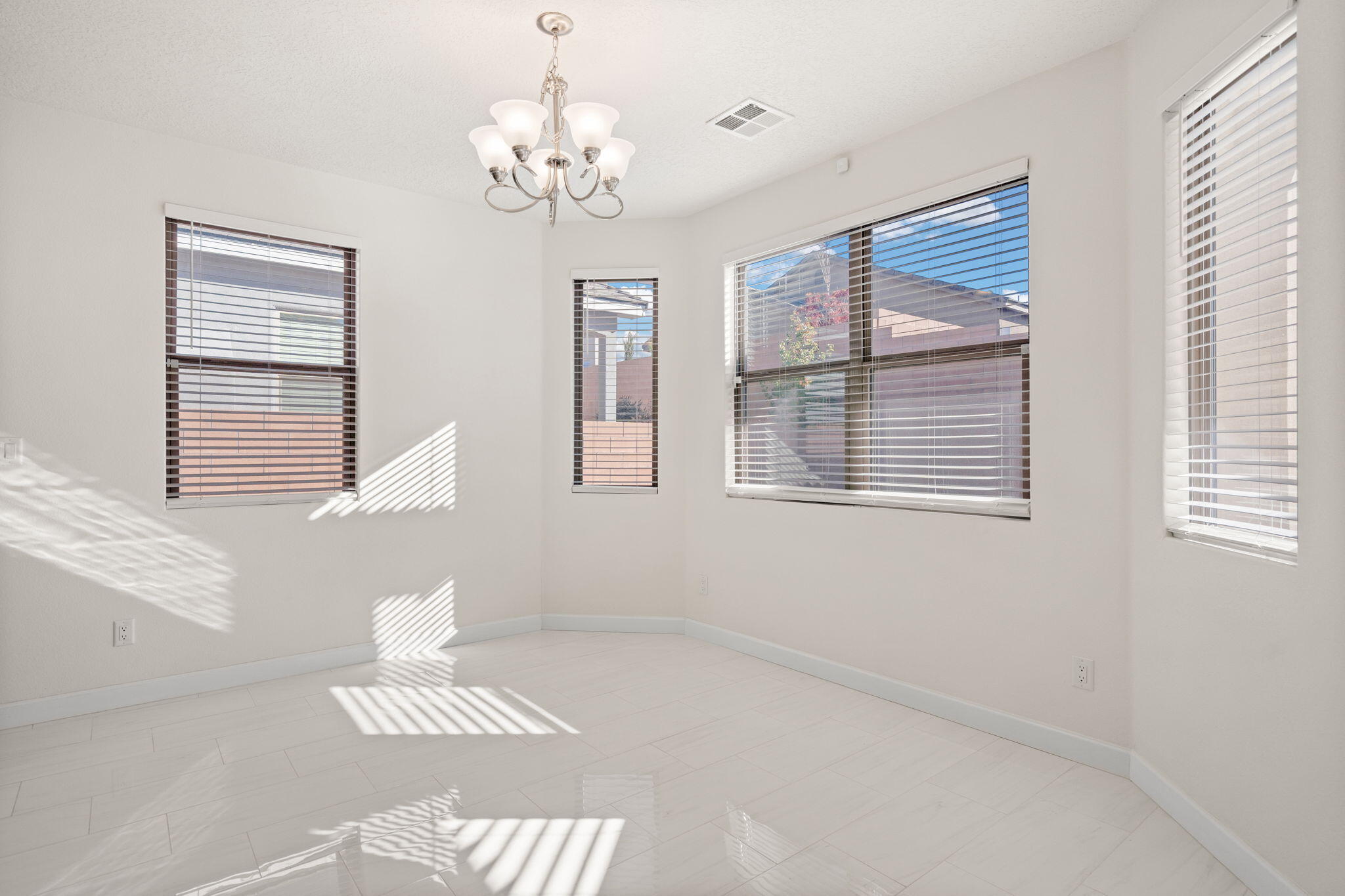 11400 Rock Squirrel Avenue SE Dining Room