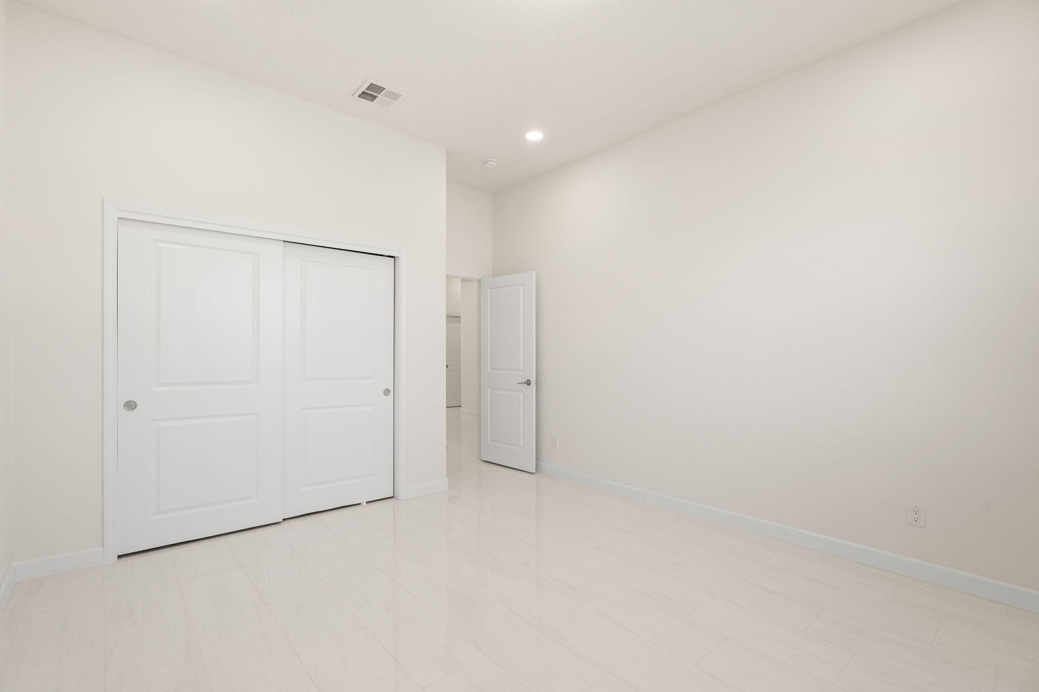 11400 Rock Squirrel Avenue SE Interior Other