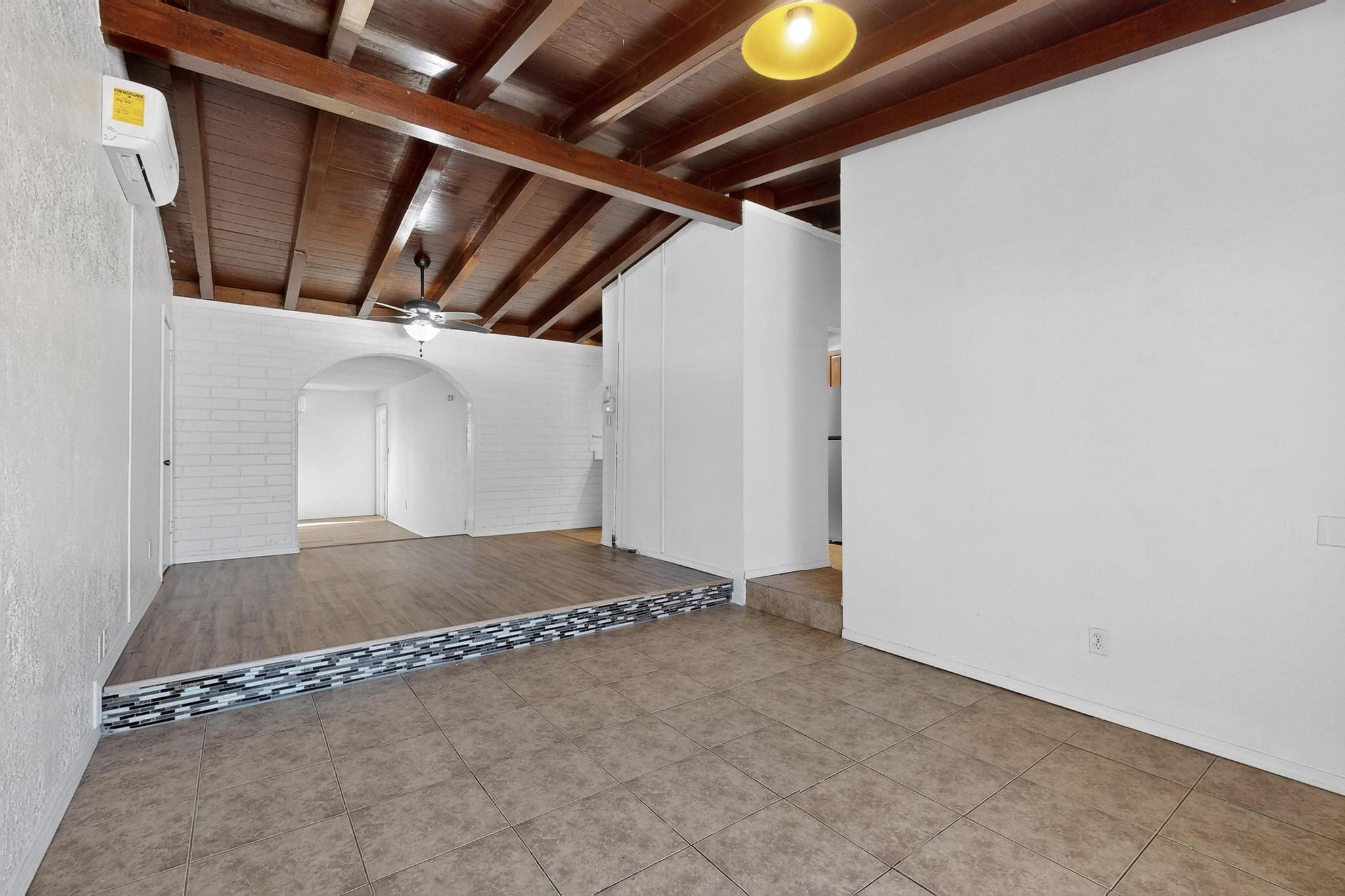 1215 Elizabeth Street NE Living Room