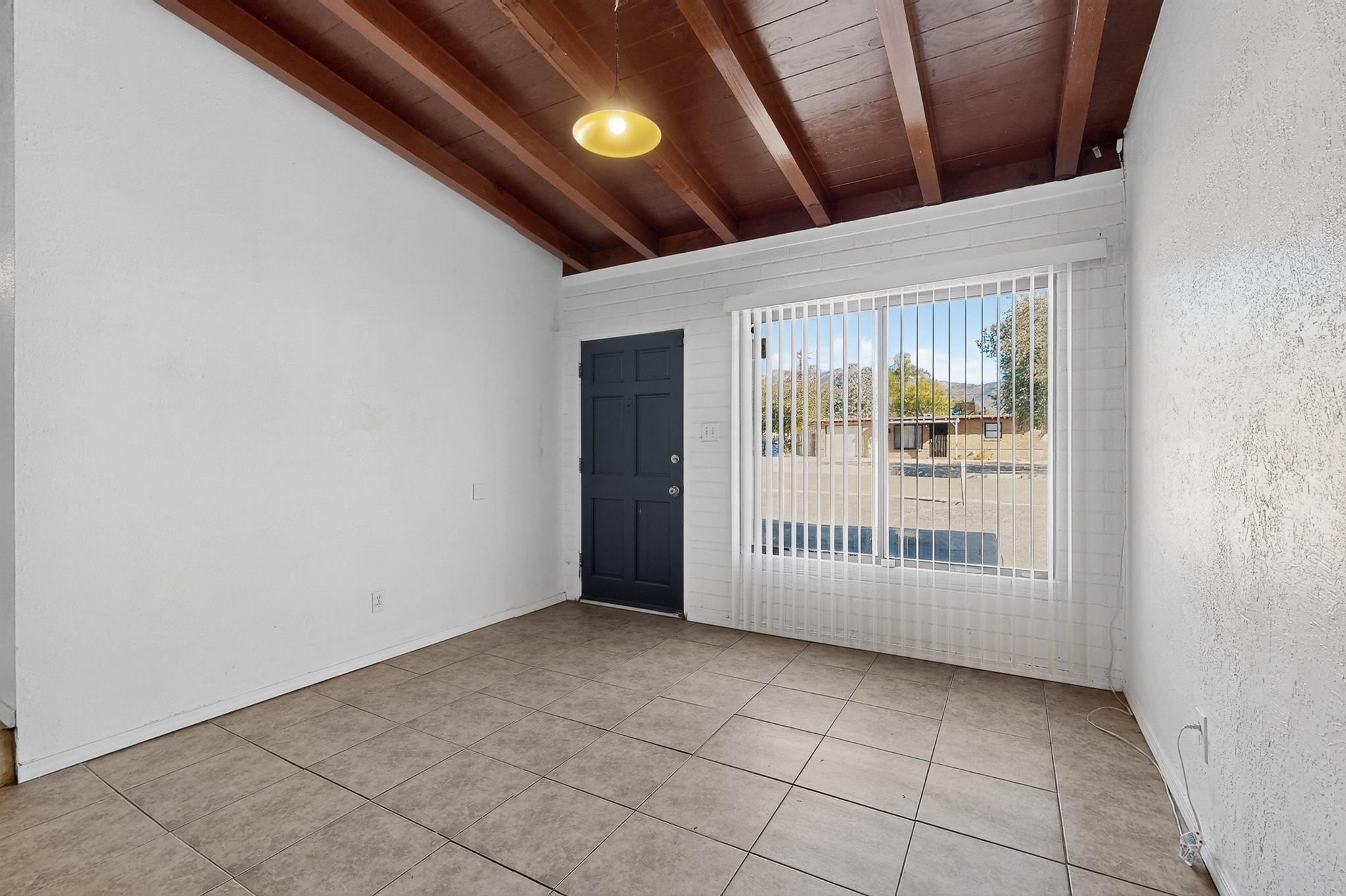 1215 Elizabeth Street NE Living Room
