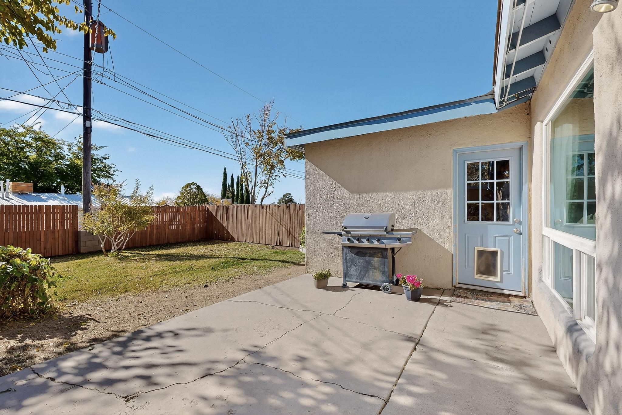 11504 Ralph Avenue NE Patio