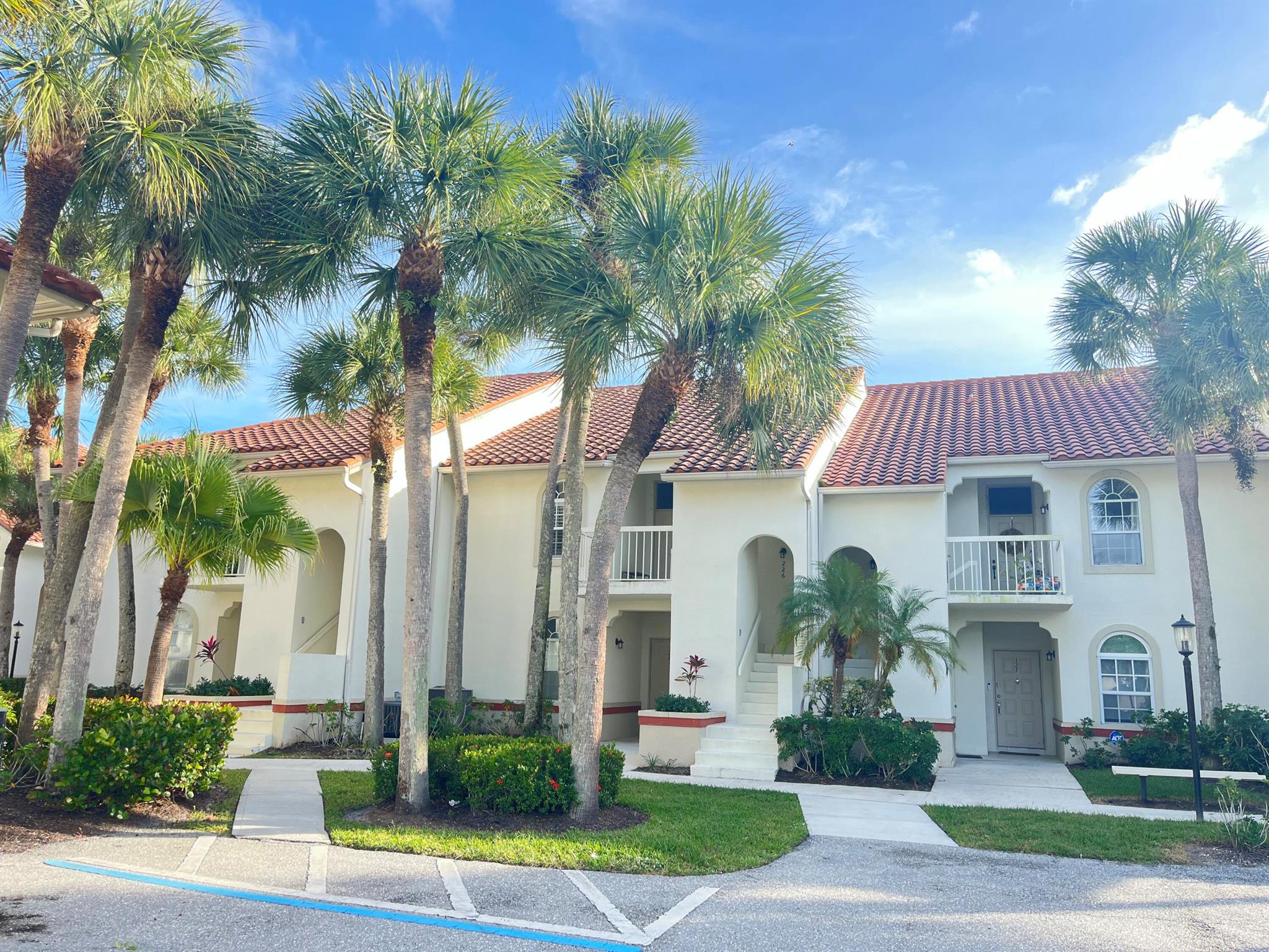 Meadowbrook At Pga Condo