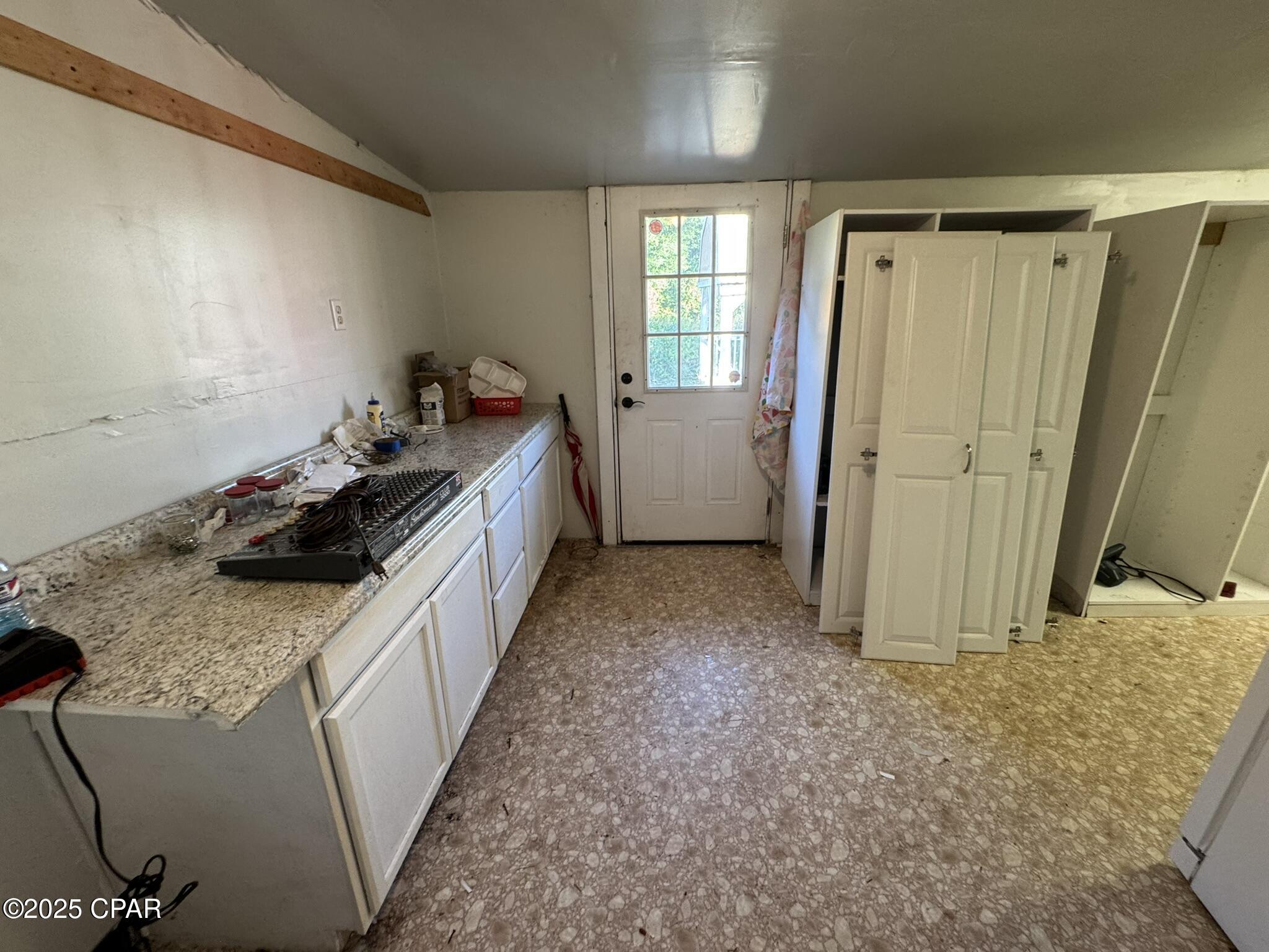 Image 12 For 5917 Fort Road 69rd