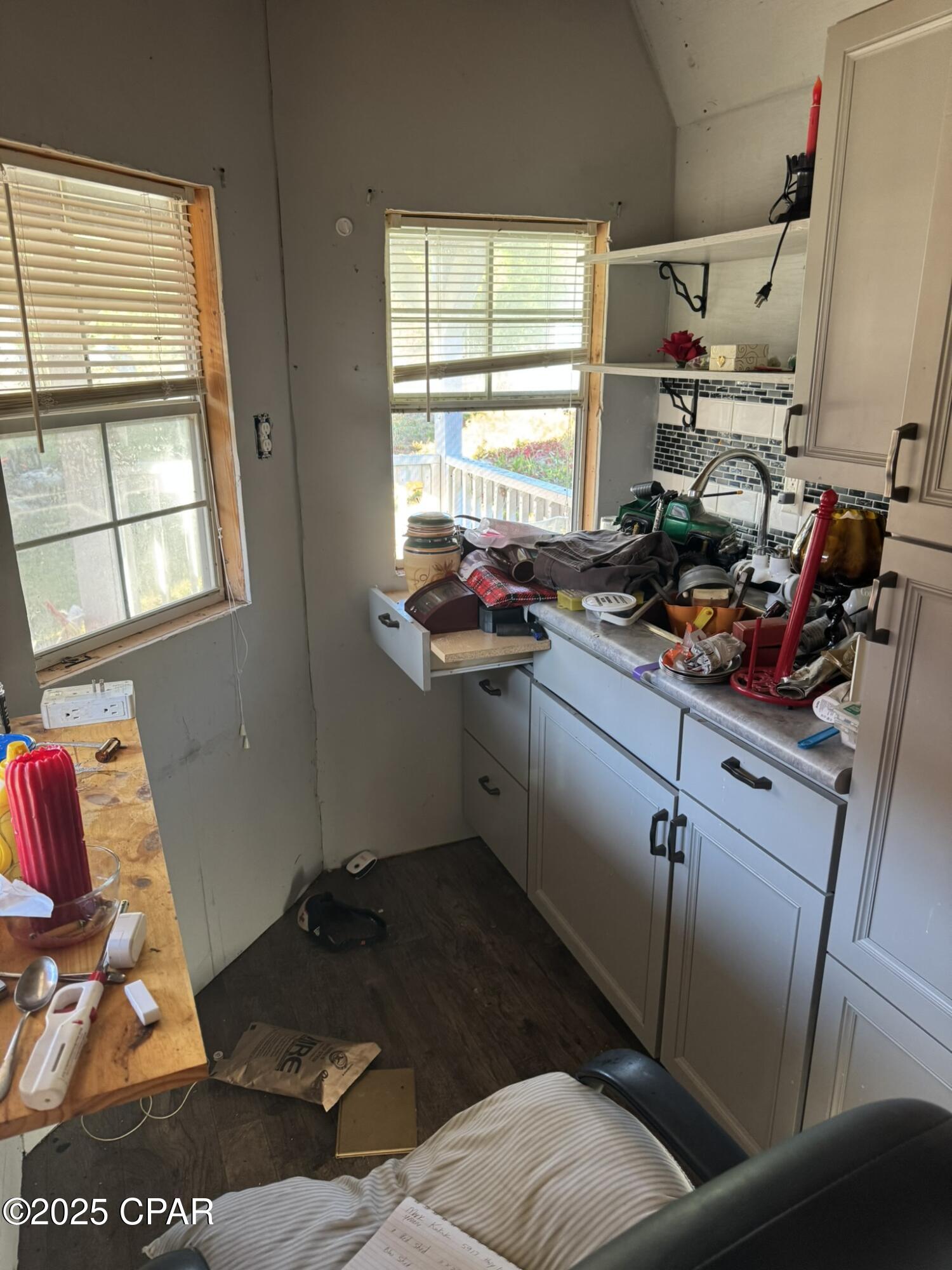 Image 9 For 5917 Fort Road 69rd