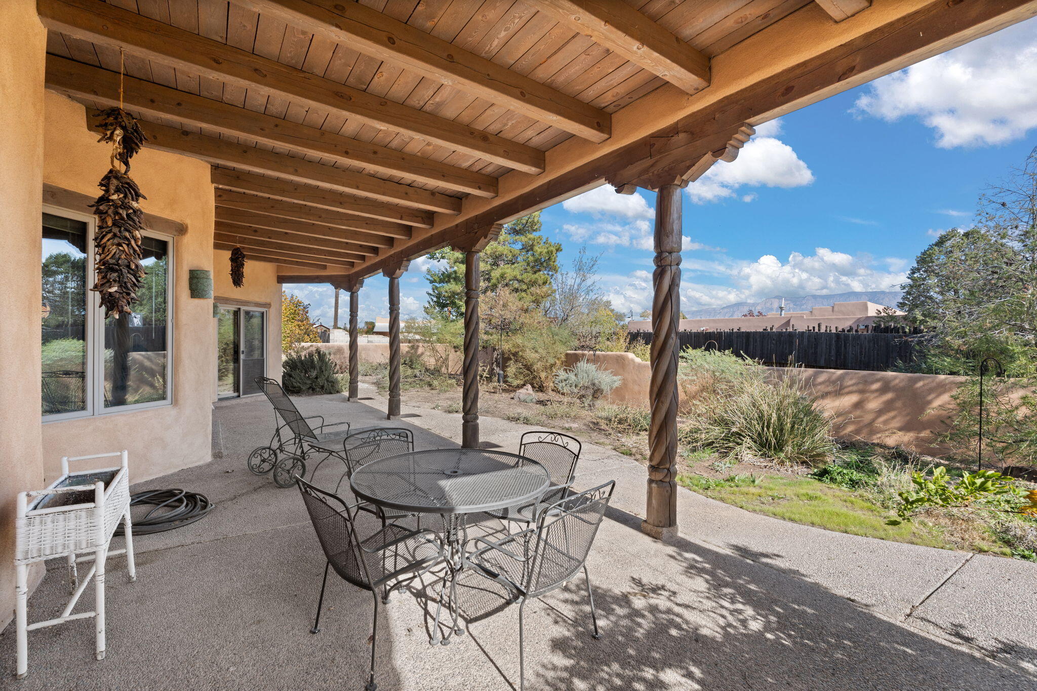 27 Don Lorenzo Patio