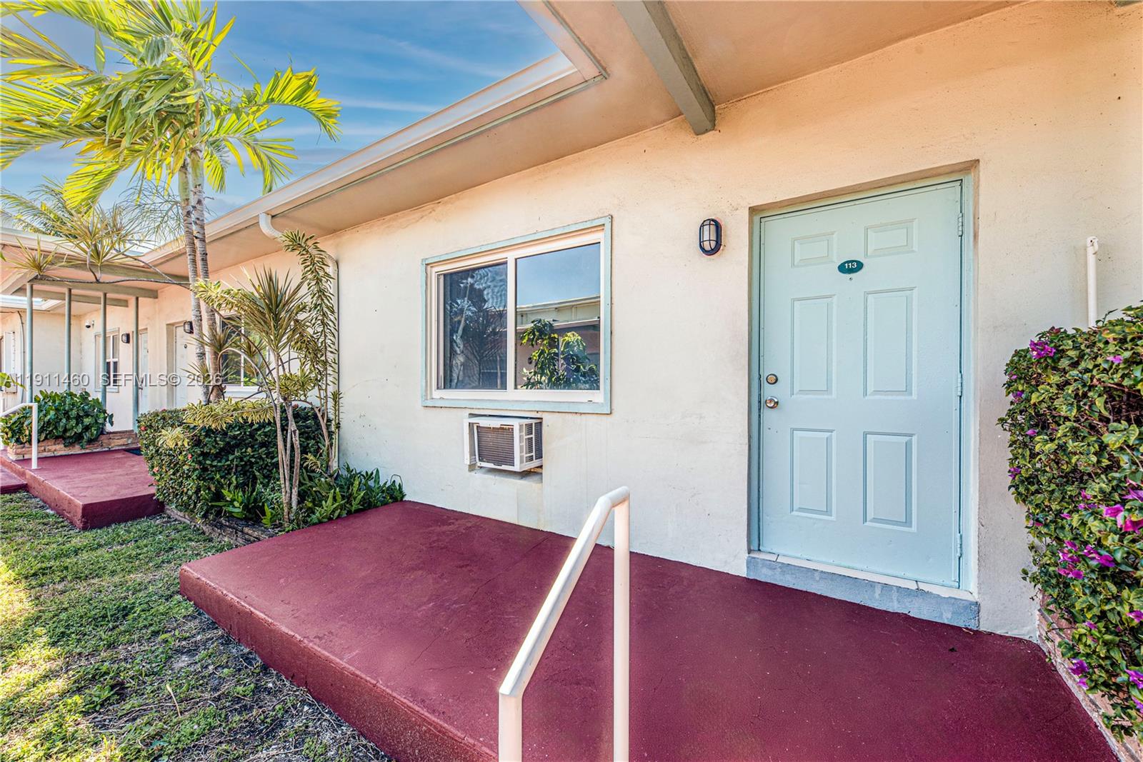 Marseilles Deco Condo