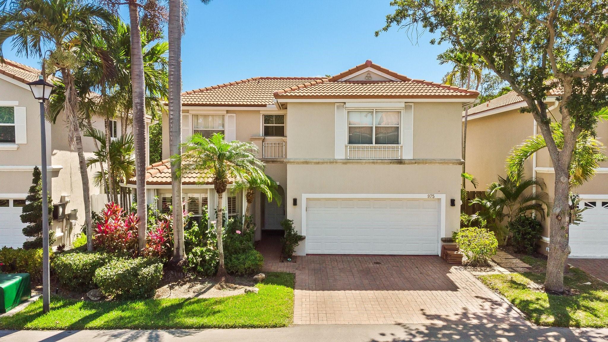 Homes for sale in Hollywood, FL | 975 Weeping Willow Way, Hollywood, FL 33019 | MLS# F10536136