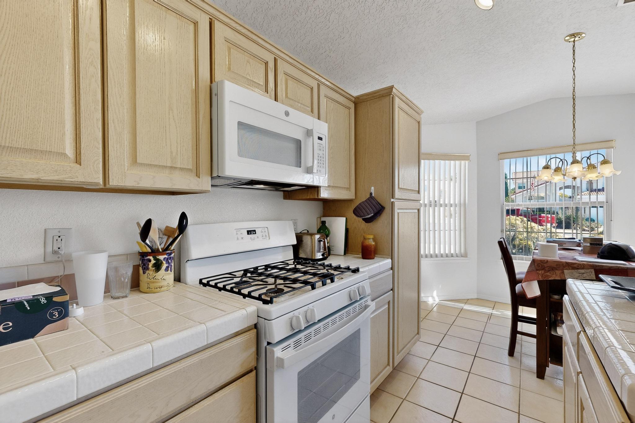 8415 La Paloma Court NW Kitchen