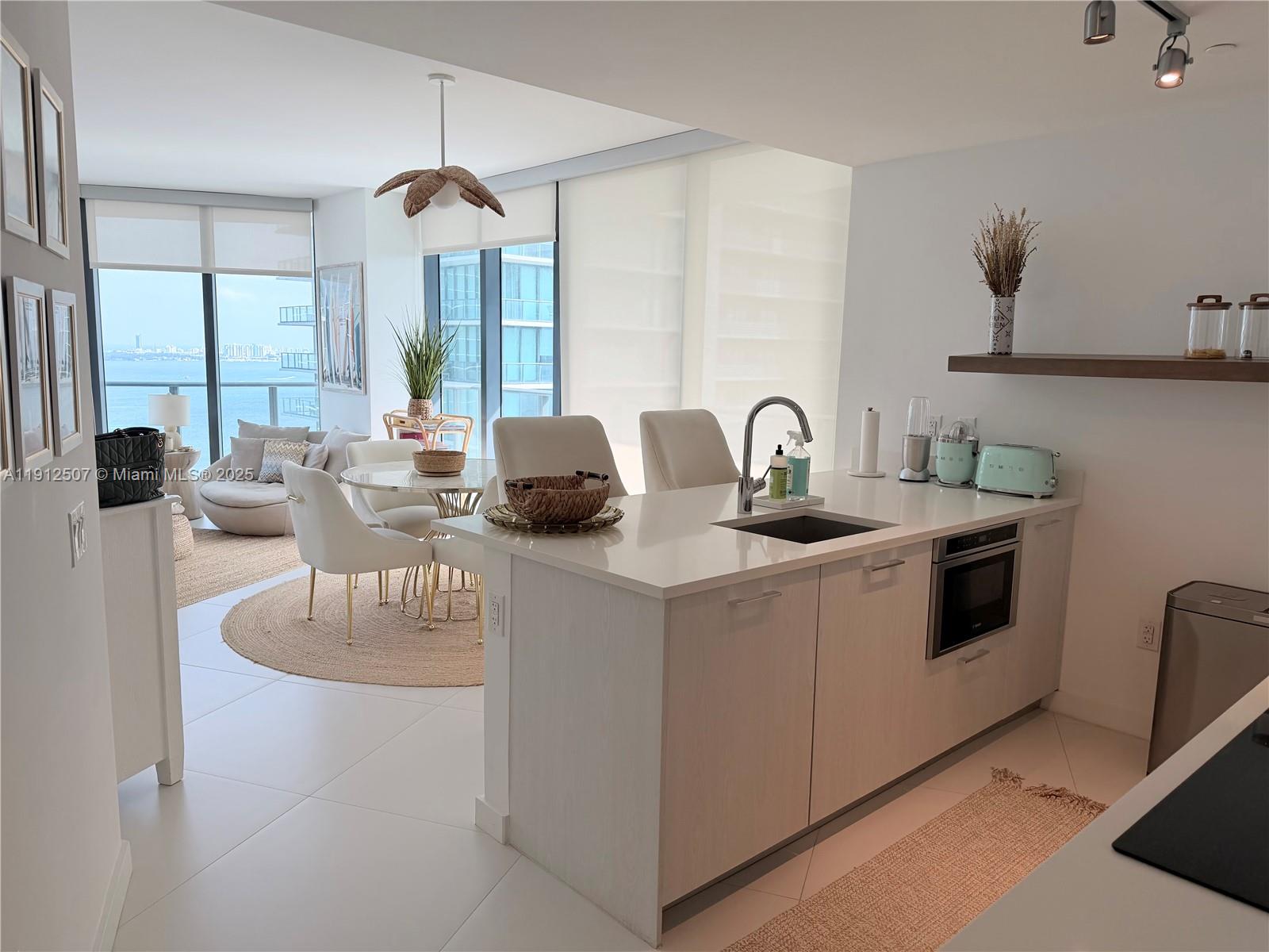 Apartamento para Alugar em Miami, FL