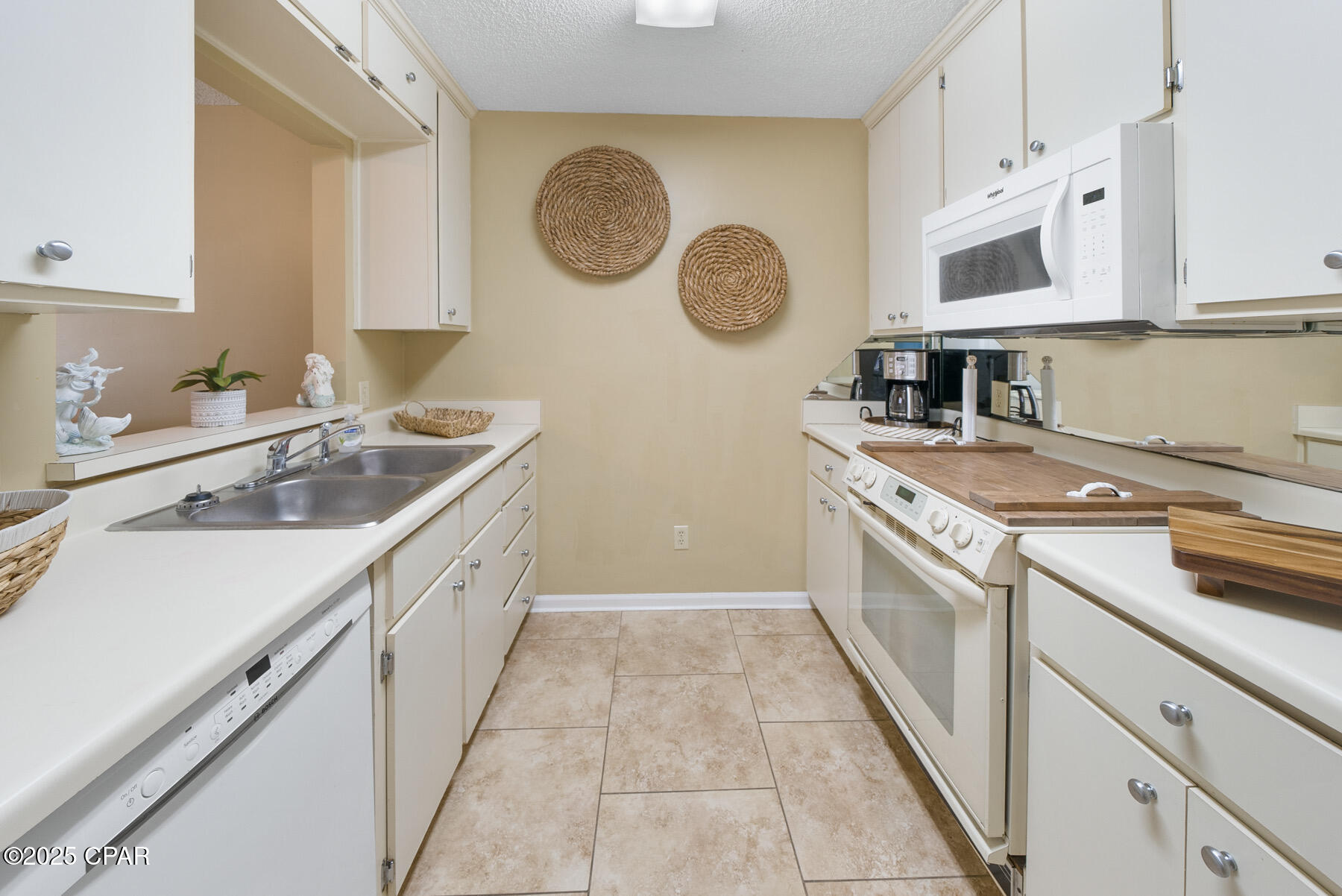 Image 11 For 17462 Front Beach Road 78h