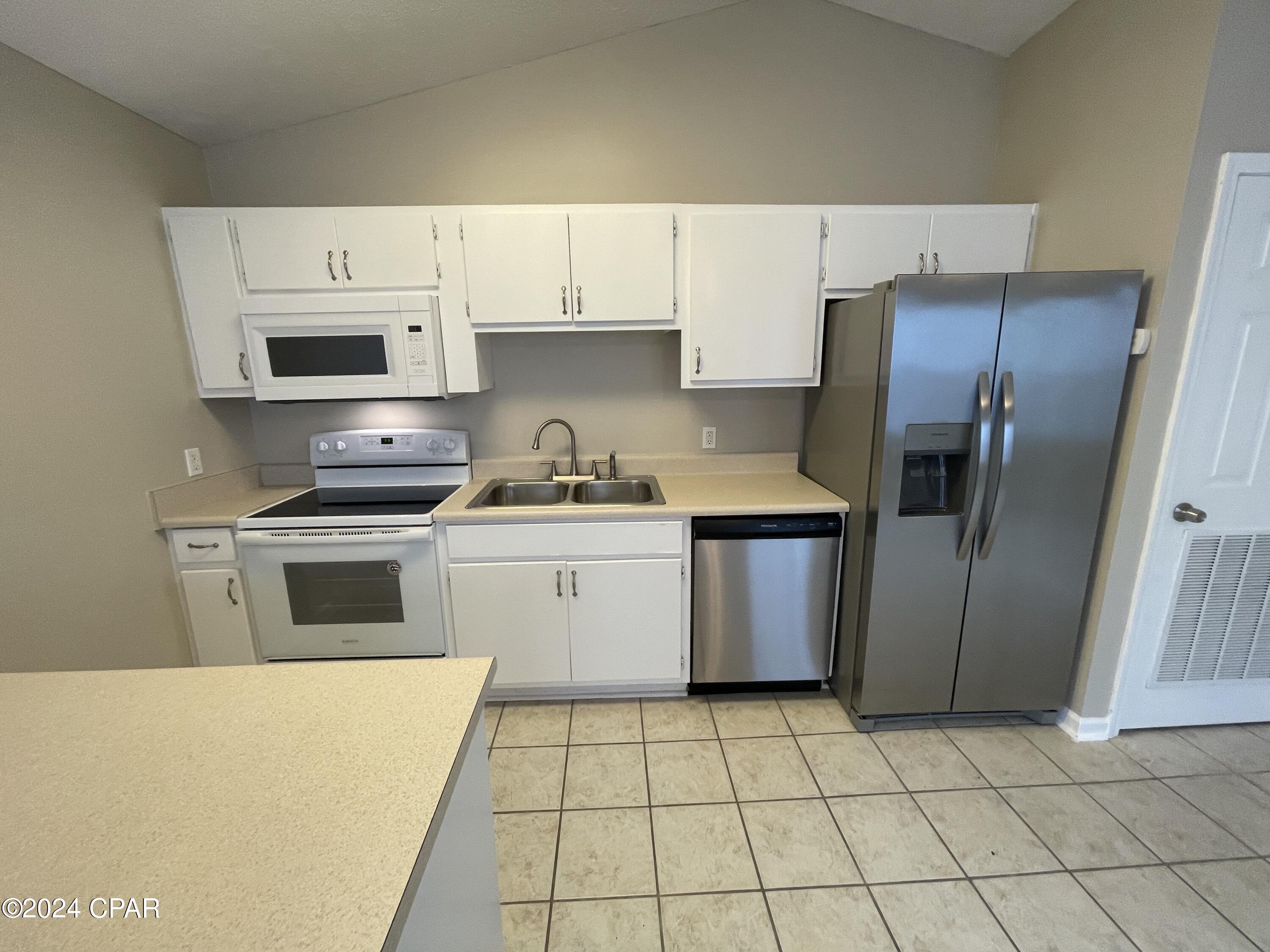 Image 6 For 7102 Lagoon Drive