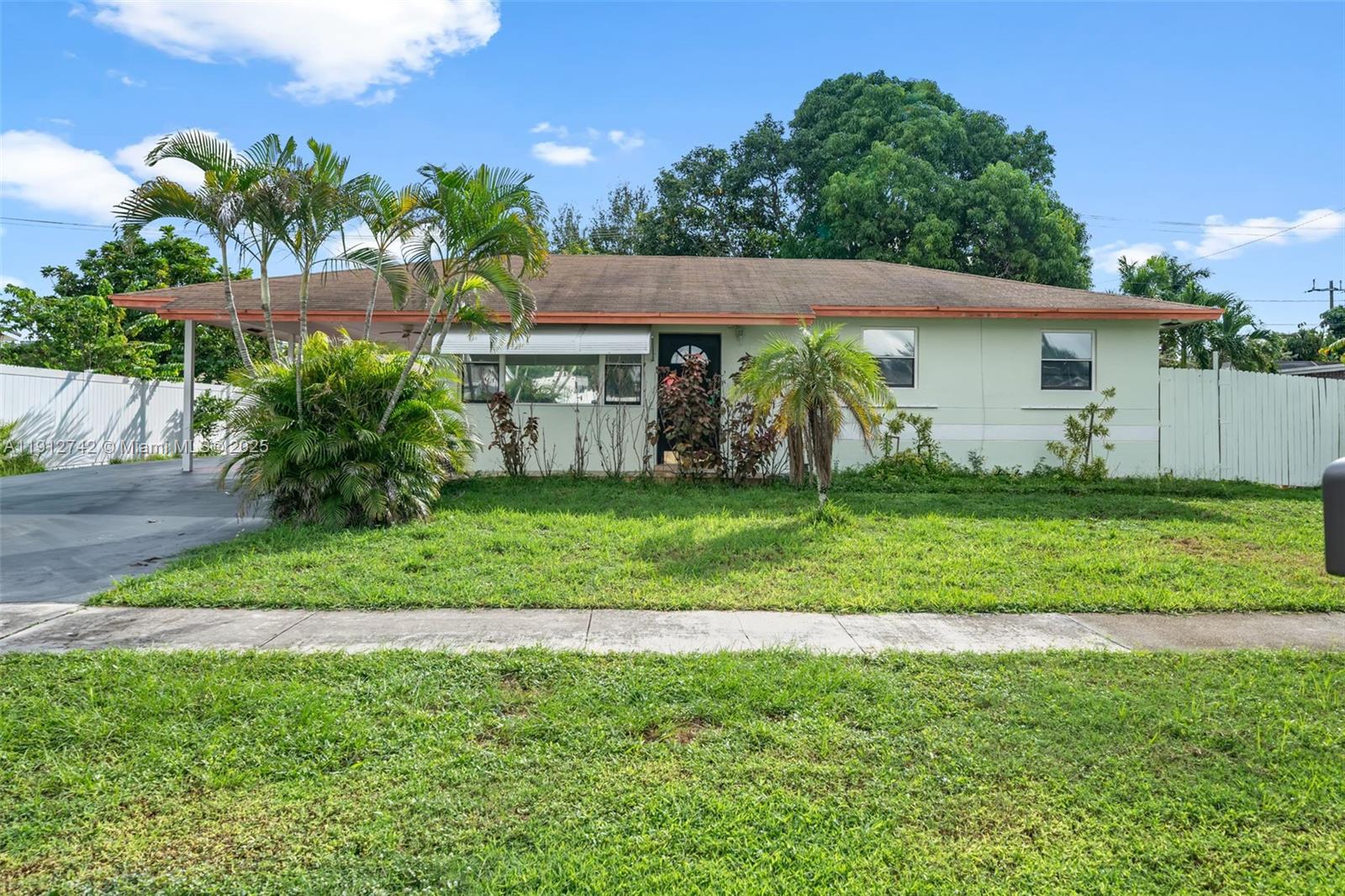 Palm Springs Village 6