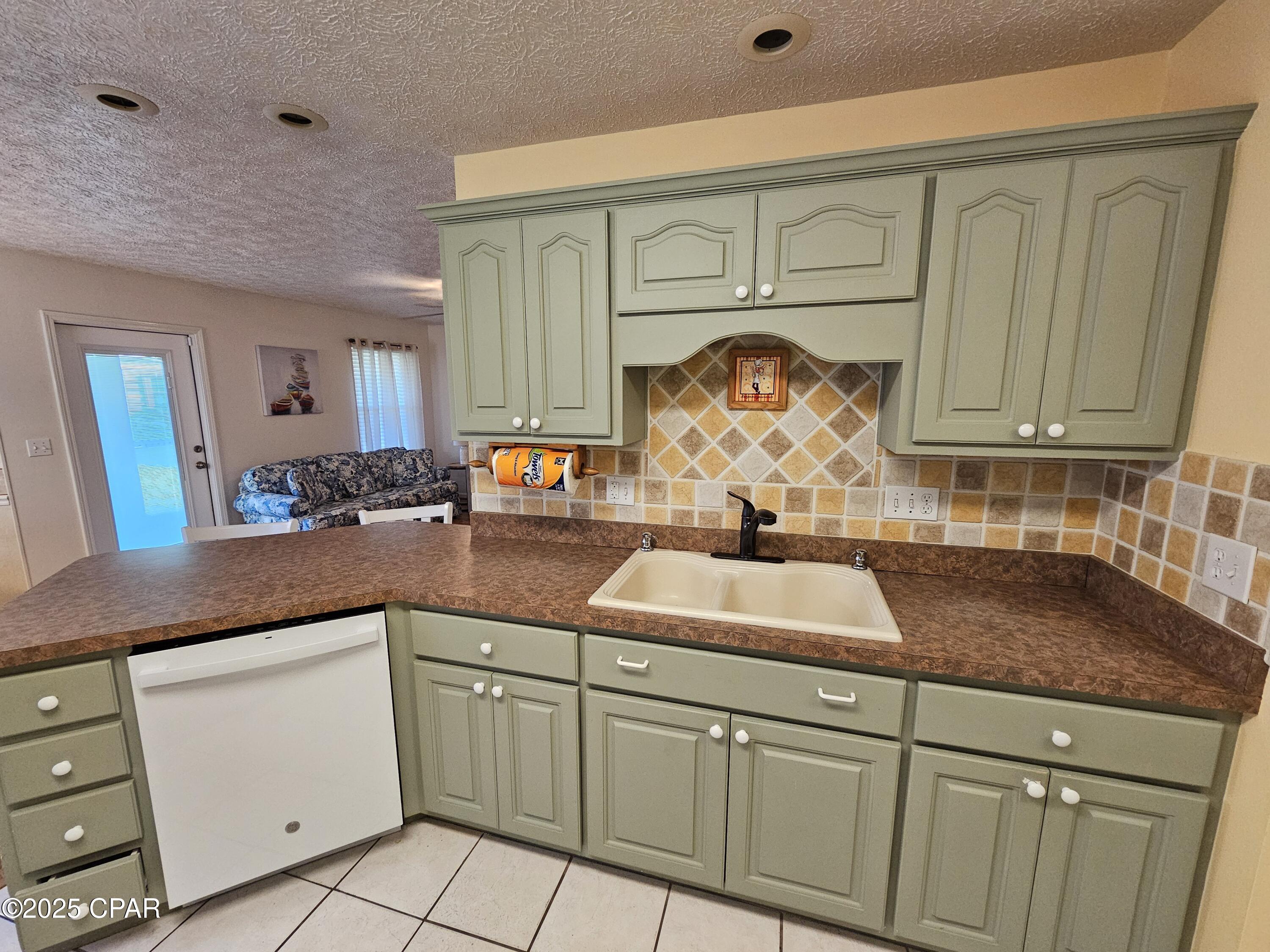 Image 16 For 2805 Gwendolen Court