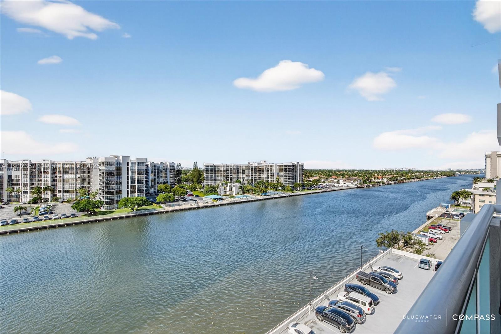 Residences On Hollywood B