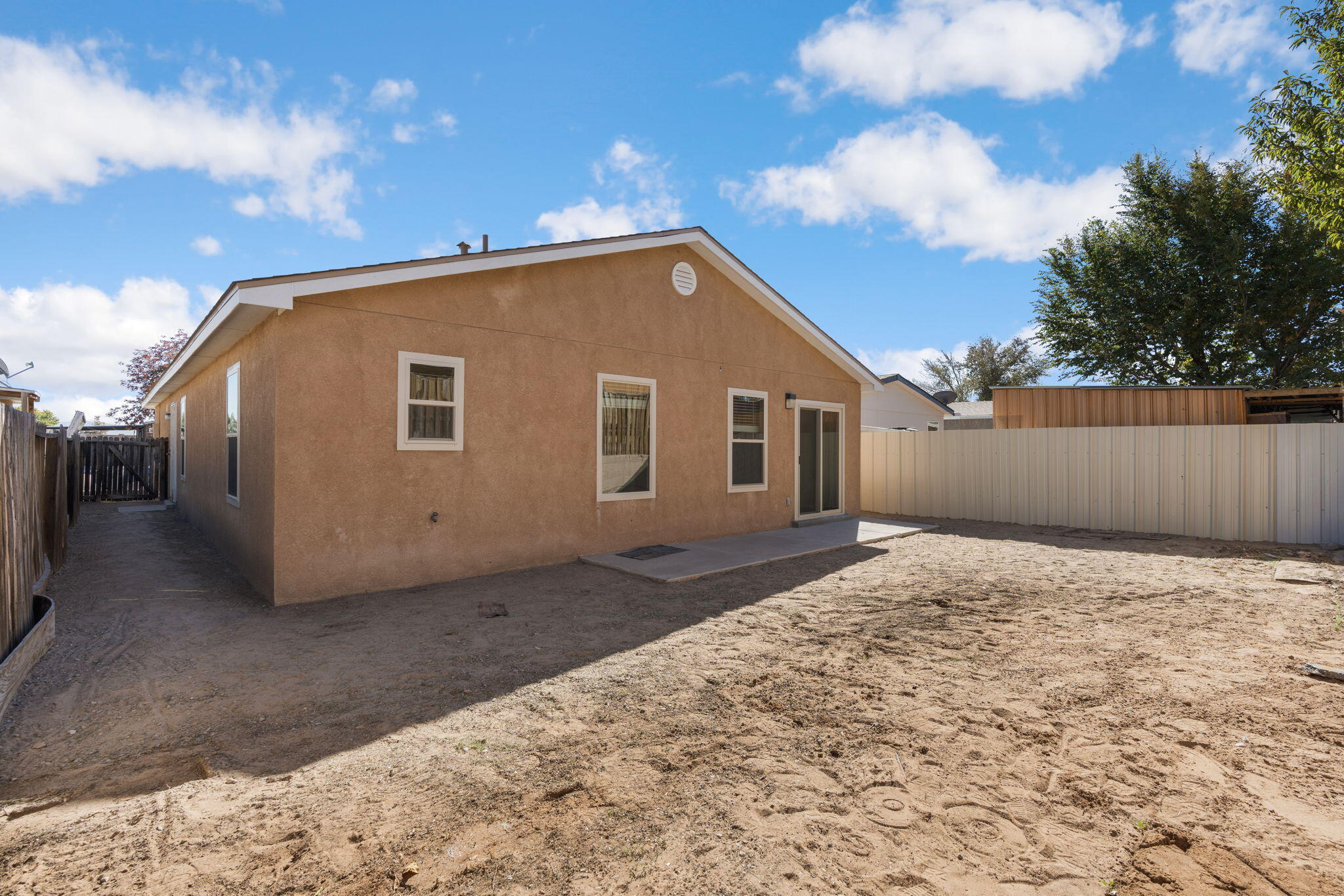 1747 Rayo Del Sol Drive SW Backyard