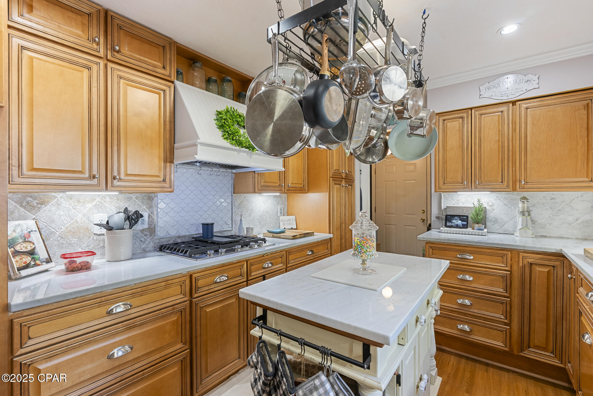 Image 16 For 902 Avenue D