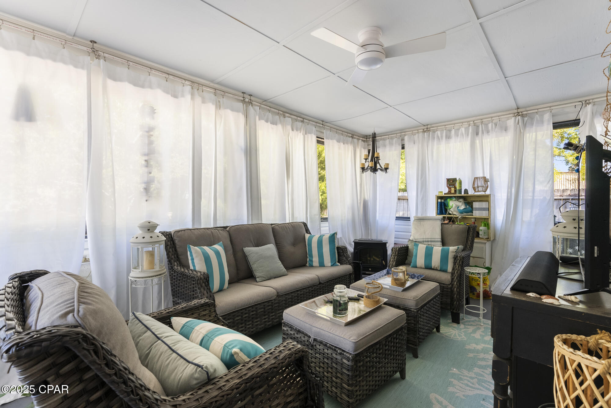 Image 25 For 902 Avenue D