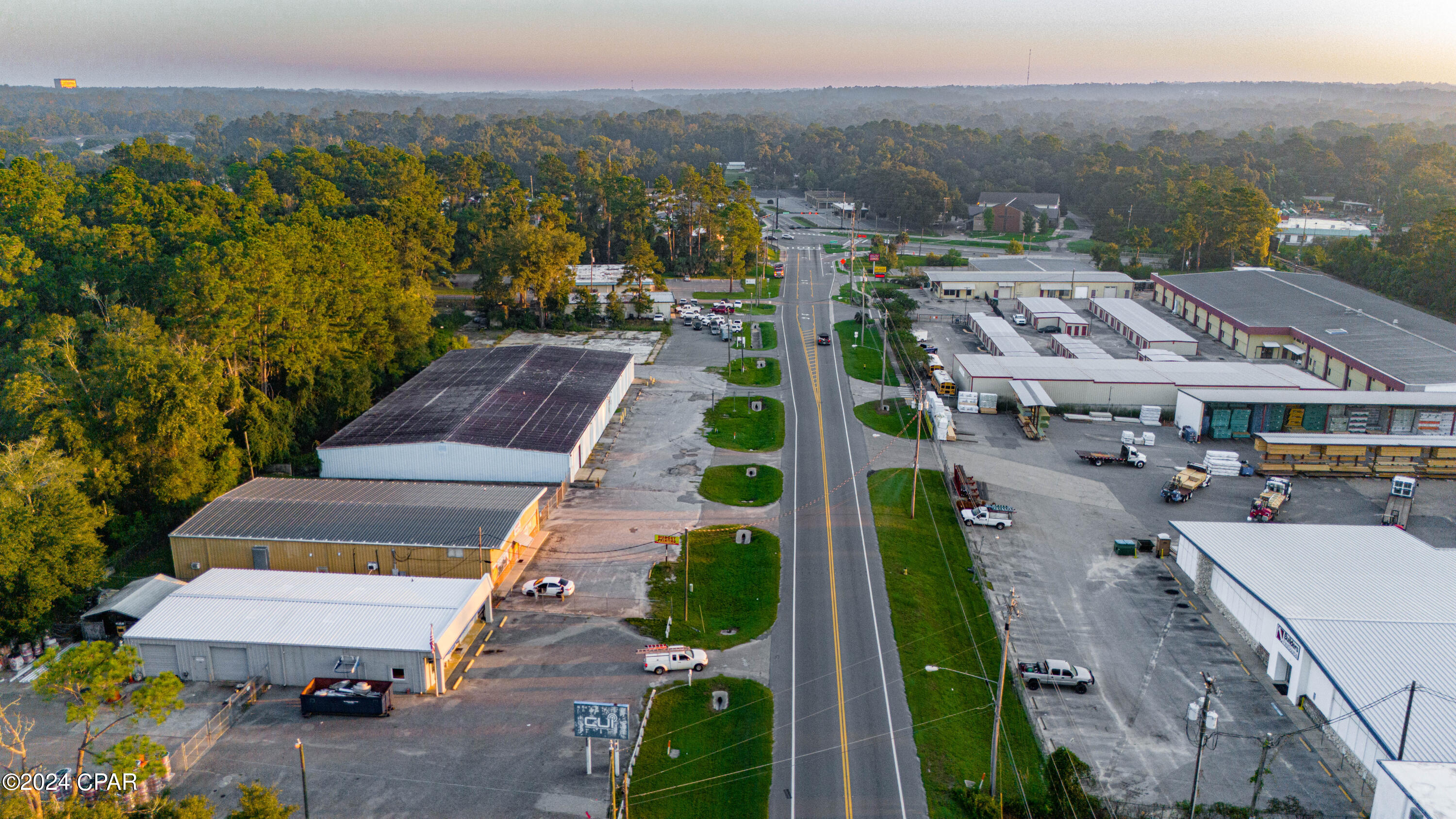 Listing photo id 24 for 1368 Blountstown Street