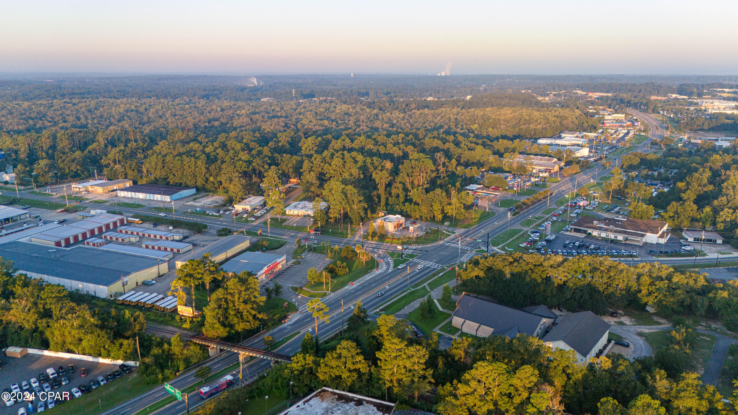 Listing photo id 27 for 1368 Blountstown Street