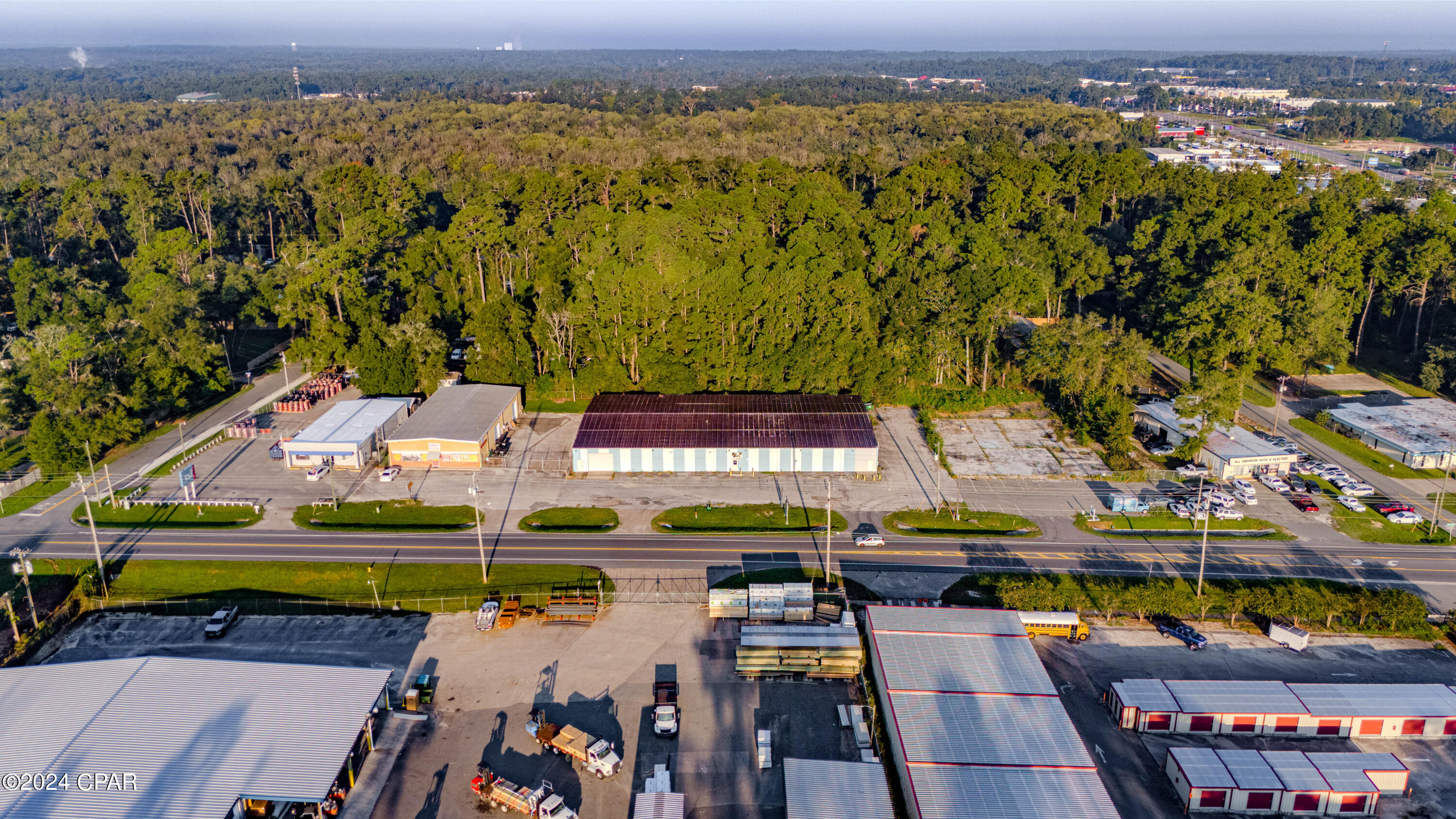 Listing photo id 28 for 1368 Blountstown Street