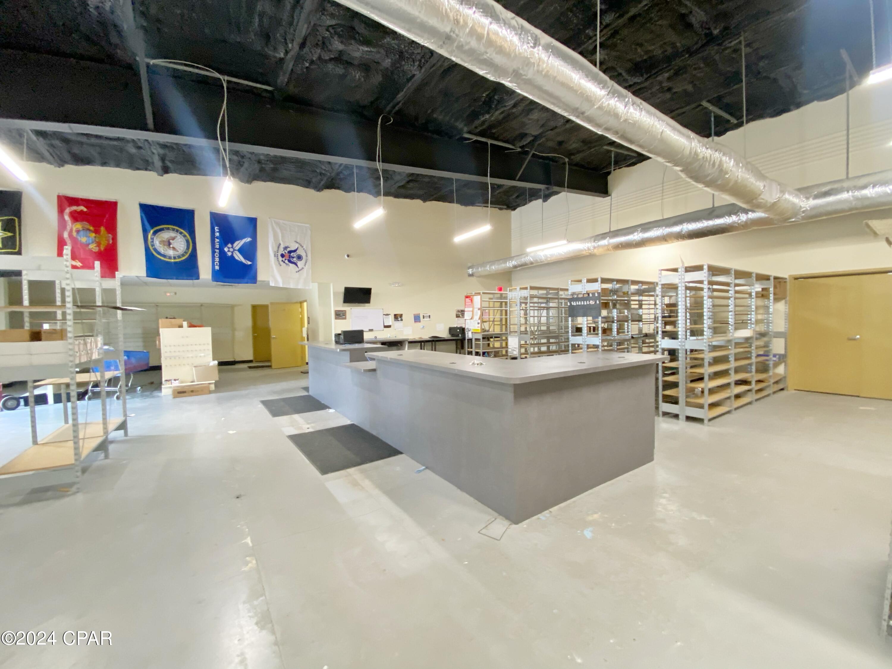 Listing photo id 6 for 1368 Blountstown Street